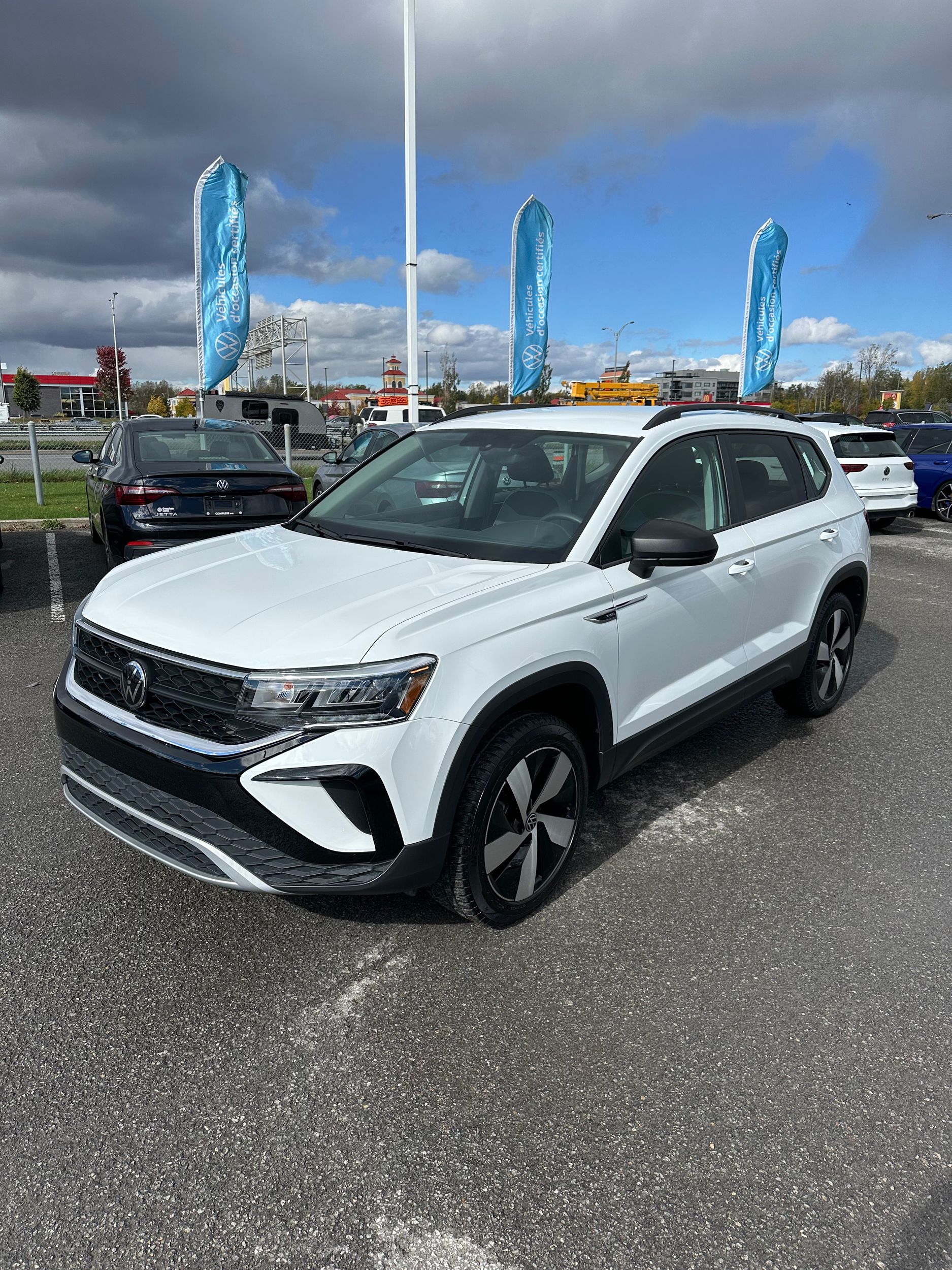 Photo 2024 Volkswagen Taos Trendline #3