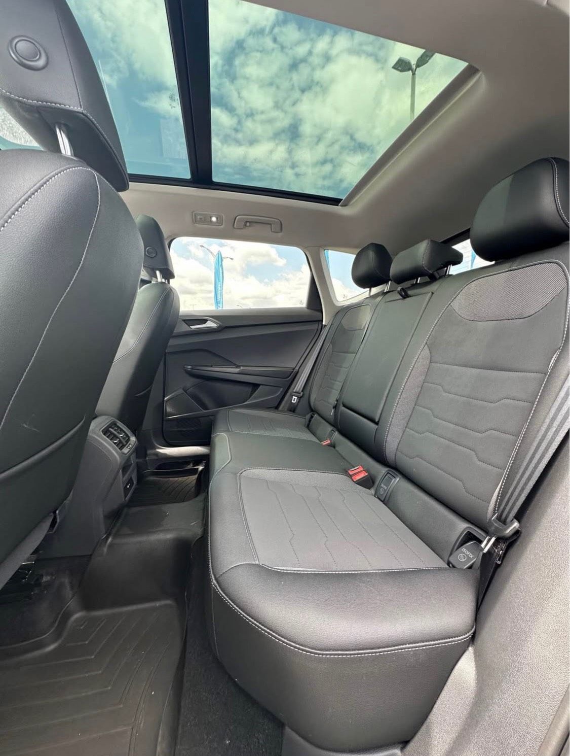Photo 2025 Volkswagen Taos Comfortline Black Edition #6