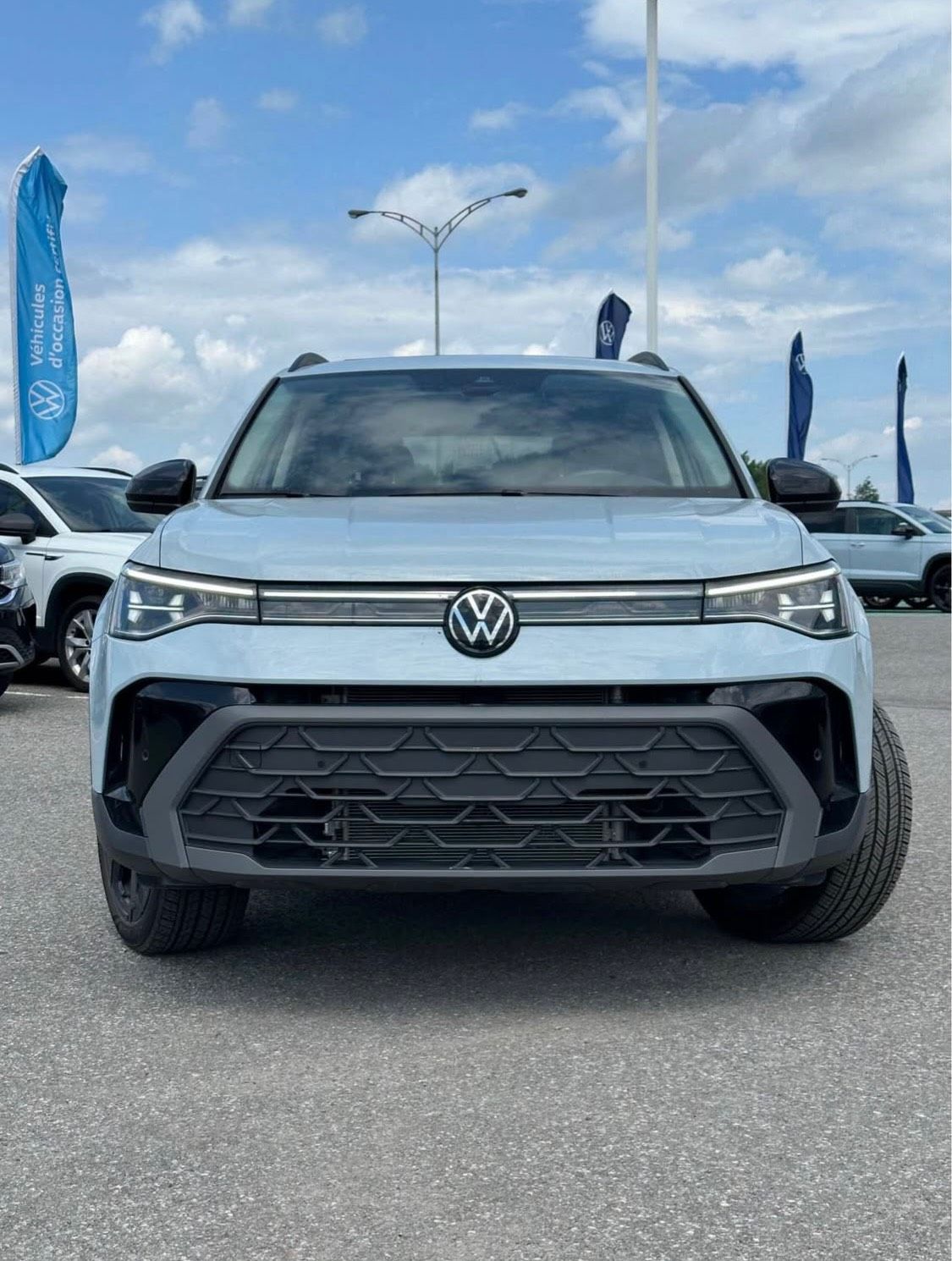 Photo 2025 Volkswagen Taos Comfortline Black Edition #2