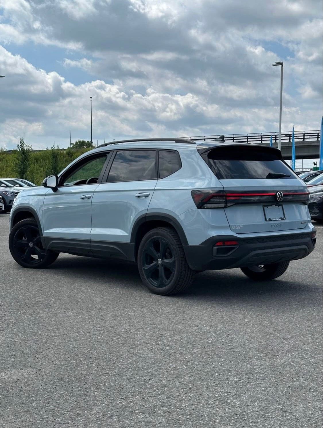 Photo 2025 Volkswagen Taos Comfortline Black Edition #3