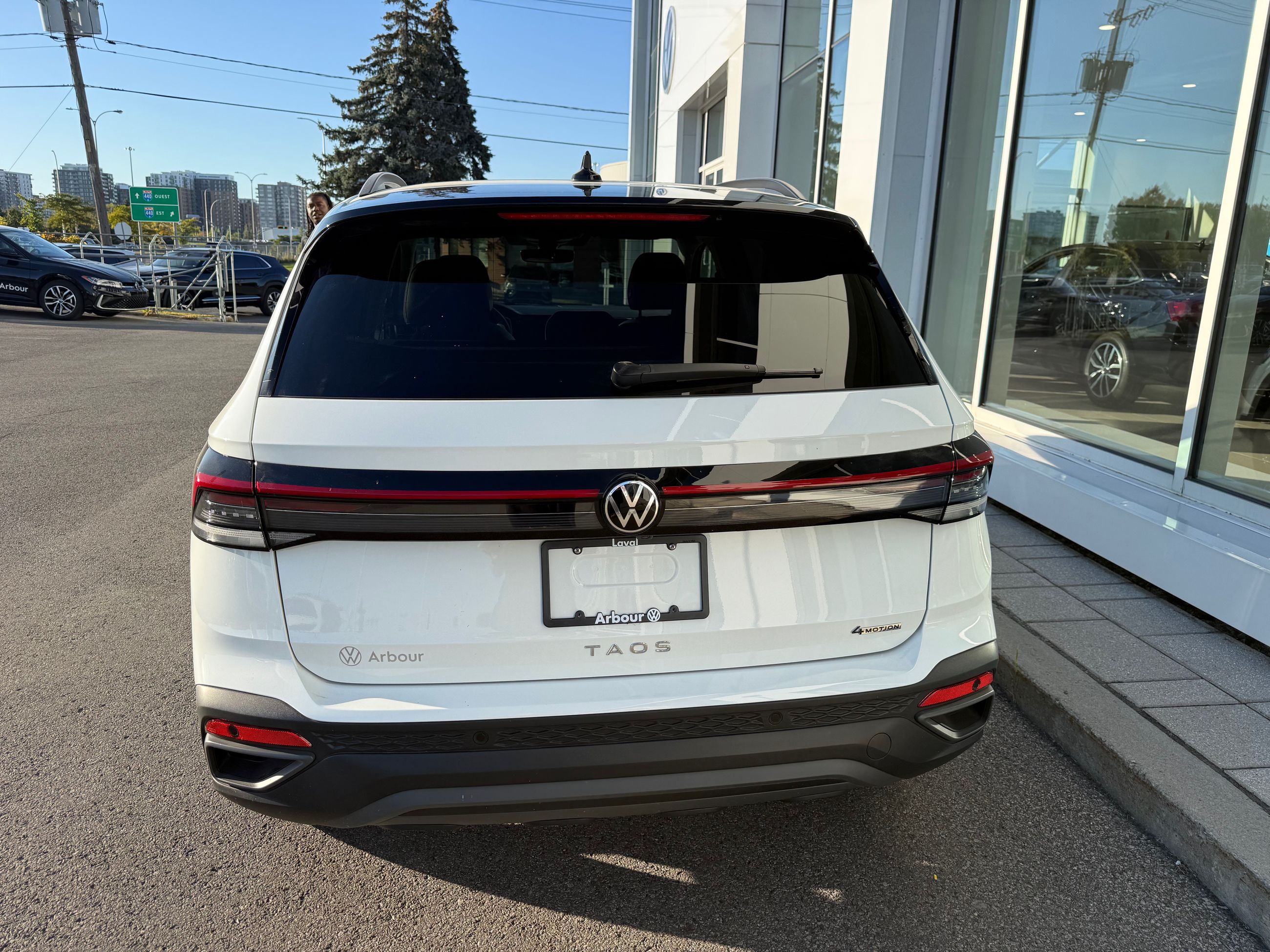 Photo Volkswagen Taos Comfortline Black Edition 4MOTION 2026 #5