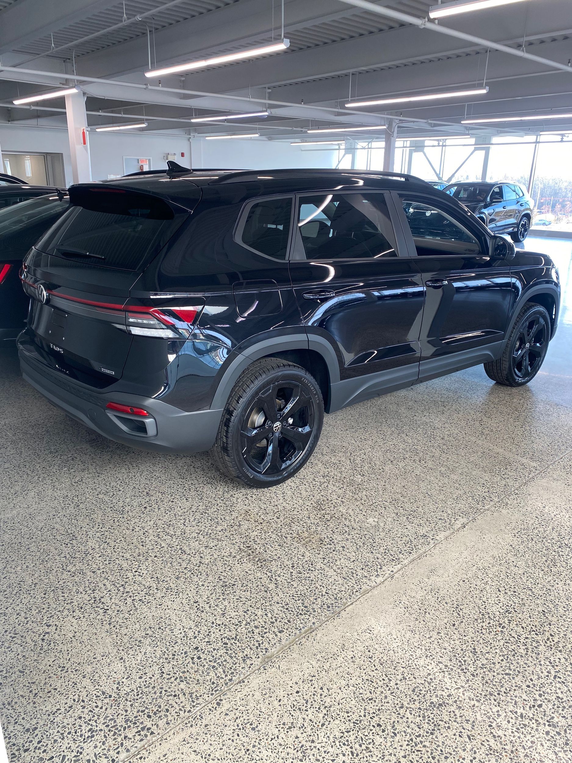 Photo 2026 Volkswagen Taos Comfortline Black Edition #5