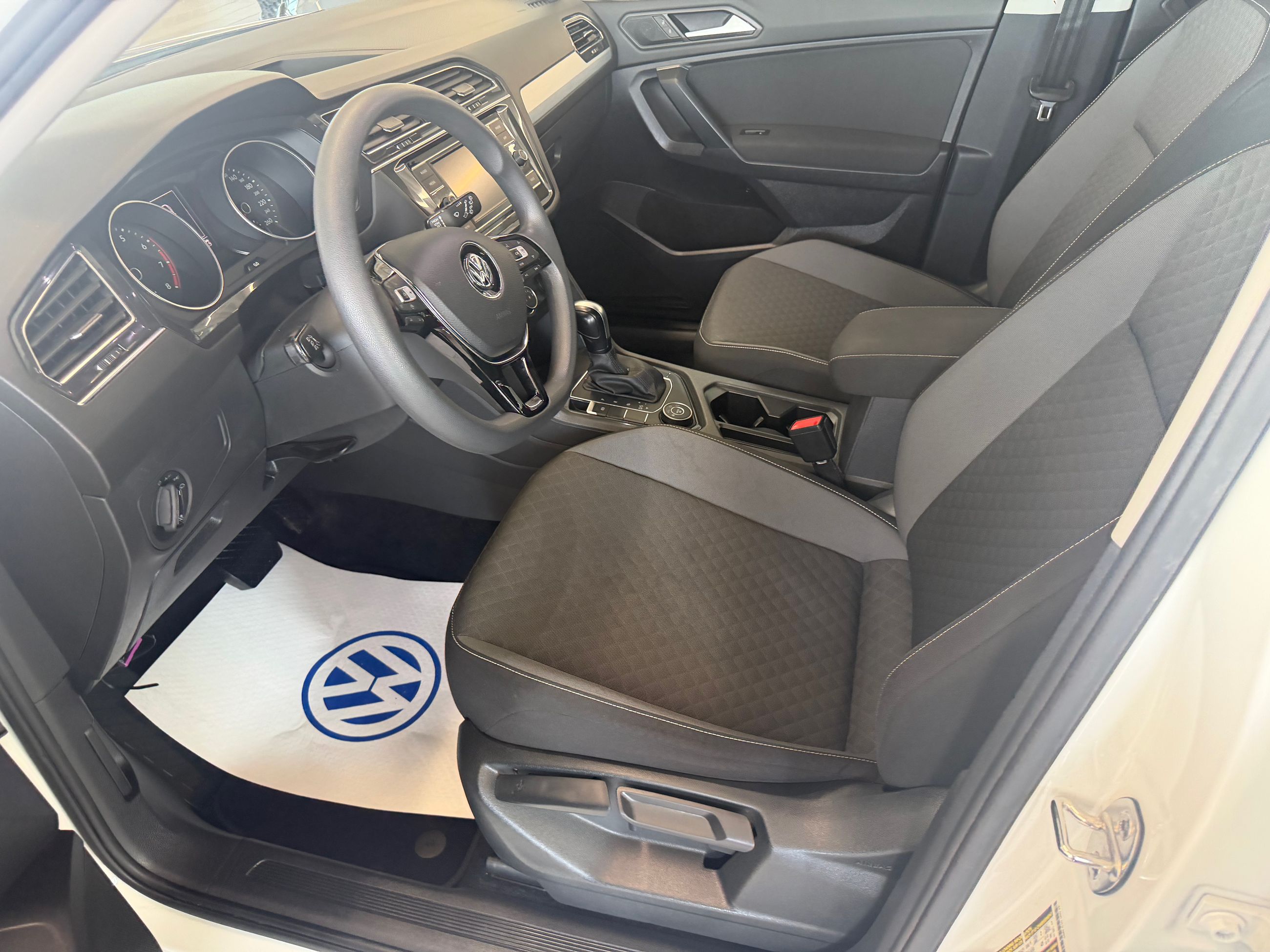 Photo Volkswagen Tiguan Trendline 2021 #8