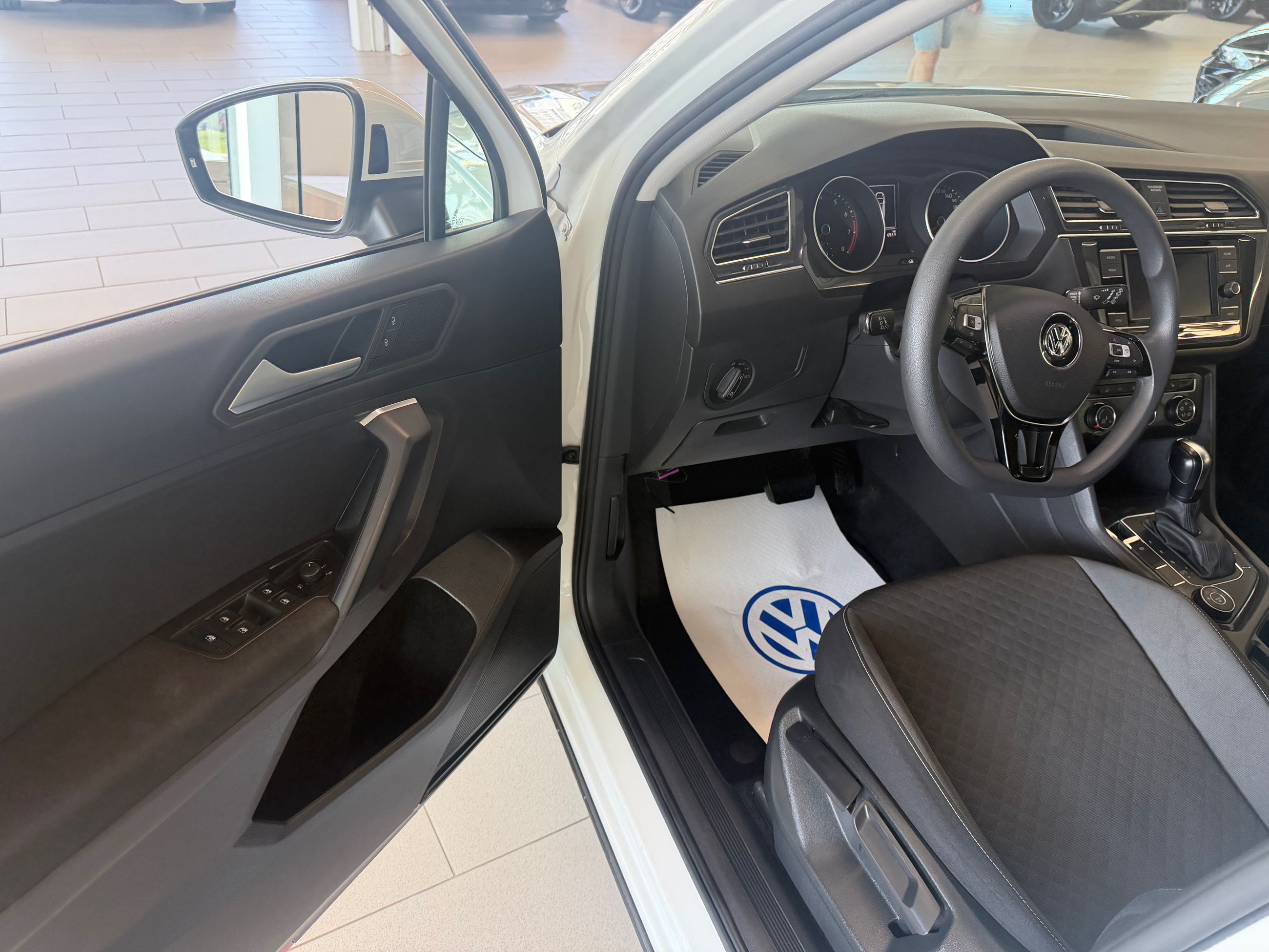 Photo Volkswagen Tiguan Trendline 2021 #7