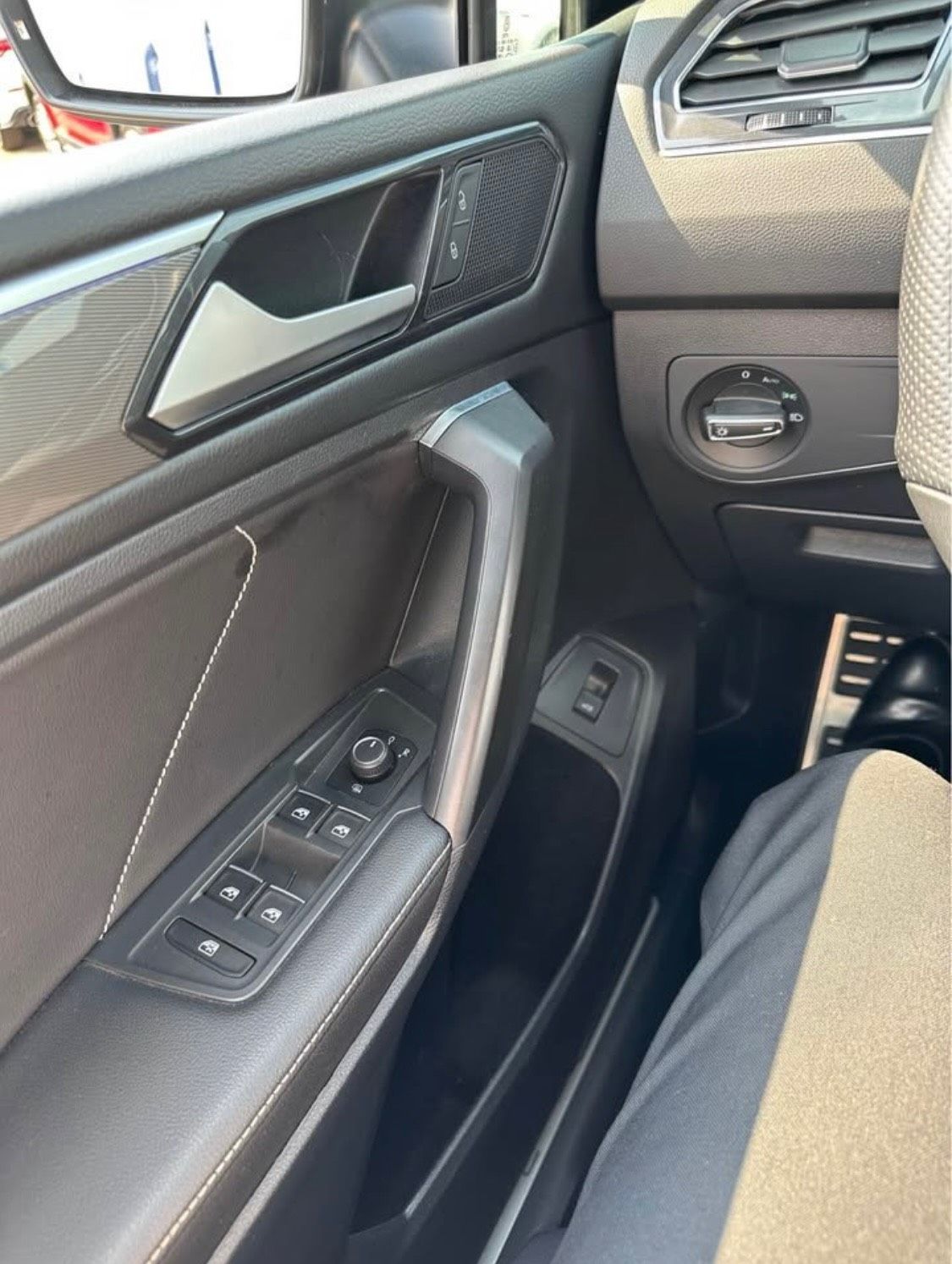 Photo 2022 Volkswagen Tiguan Comfortline R-Line Black Edition #8