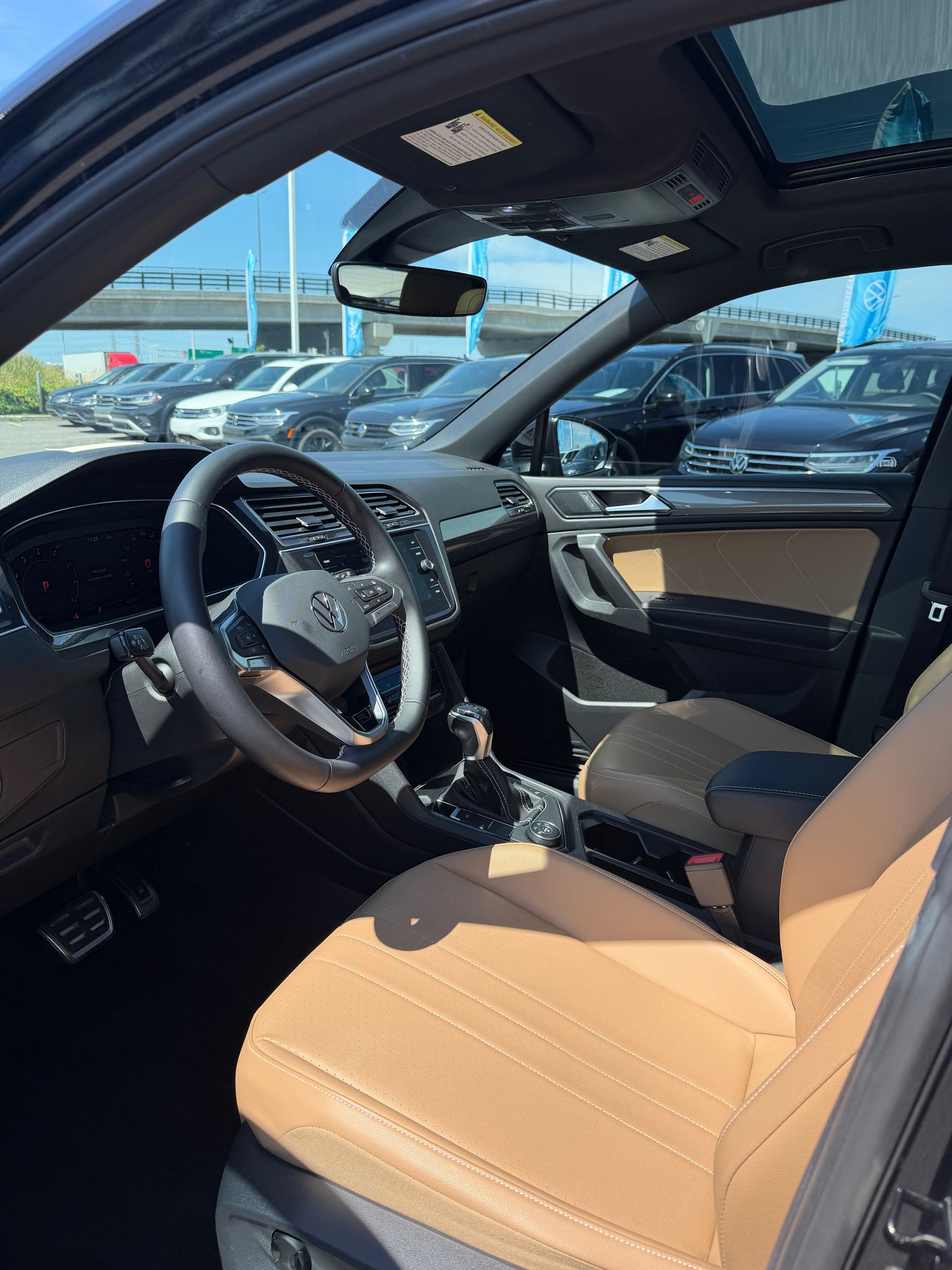 Photo Volkswagen Tiguan Comfortline R-Line Black Edition 2023 #8