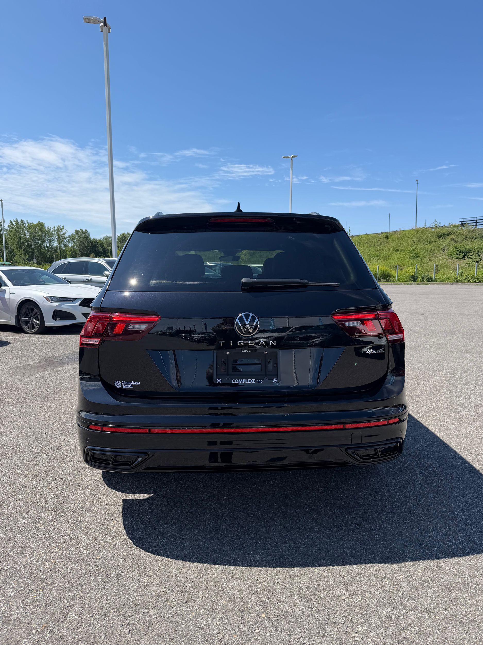 Photo Volkswagen Tiguan Comfortline R-Line Black Edition 2023 #5