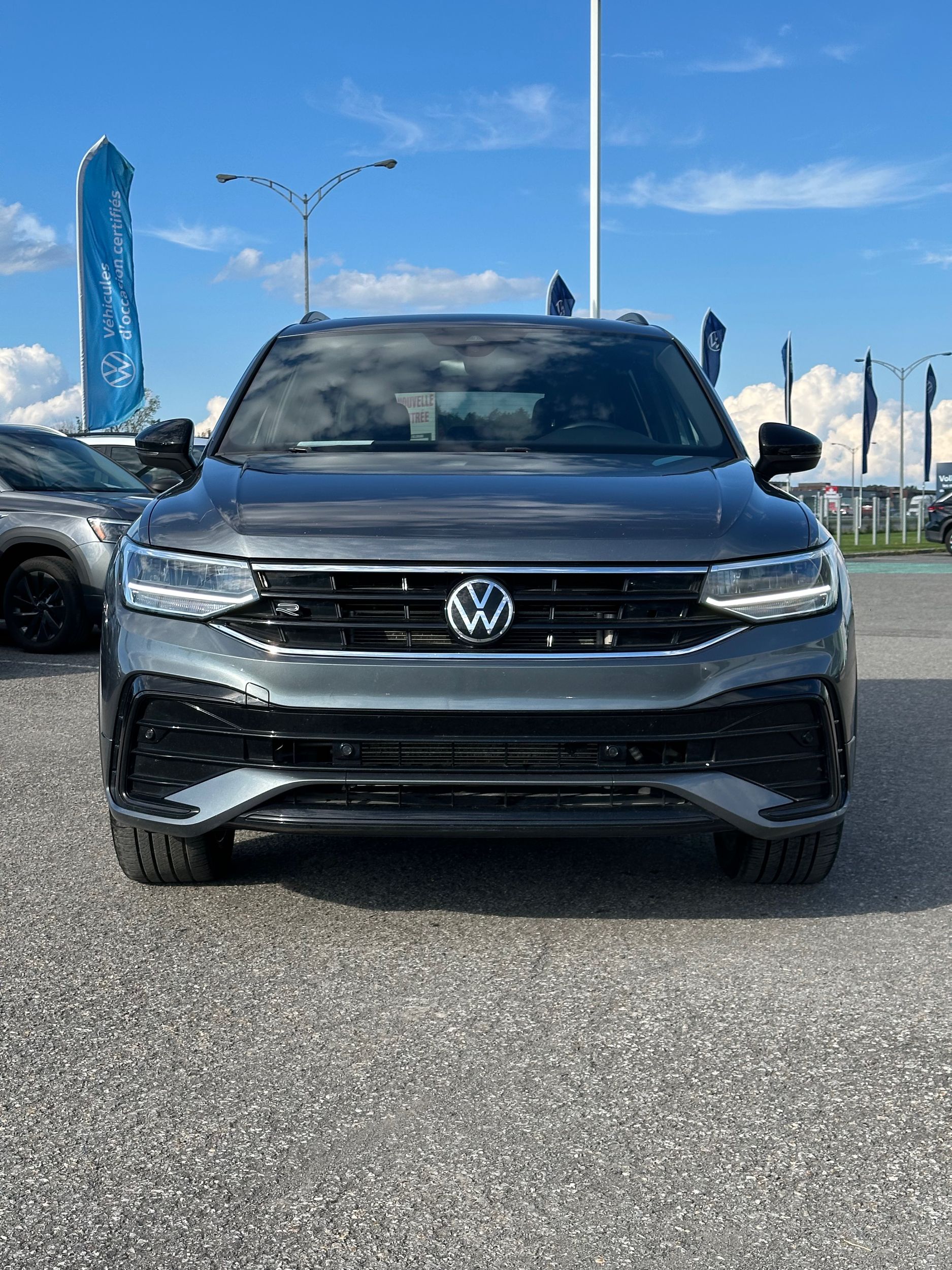 Photo 2024 Volkswagen Tiguan Comfortline R-Line Black Edition #2