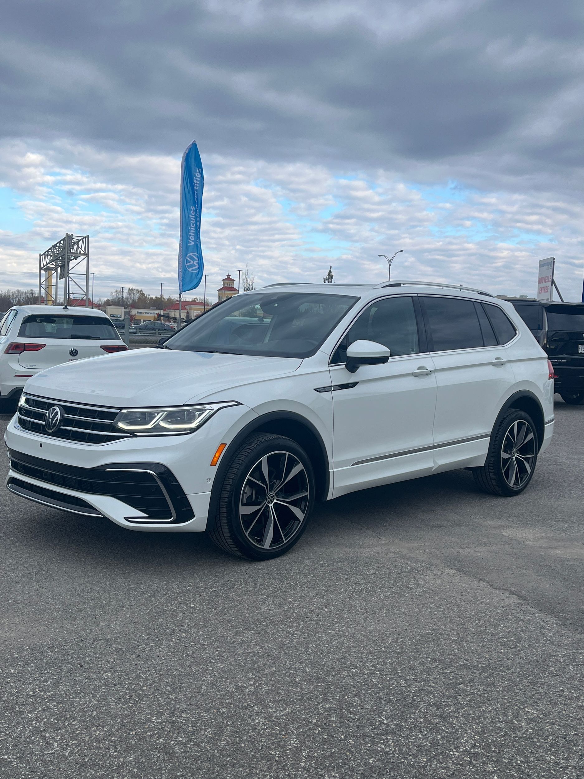 Photo Volkswagen Tiguan Highline R-Line 2024 #2