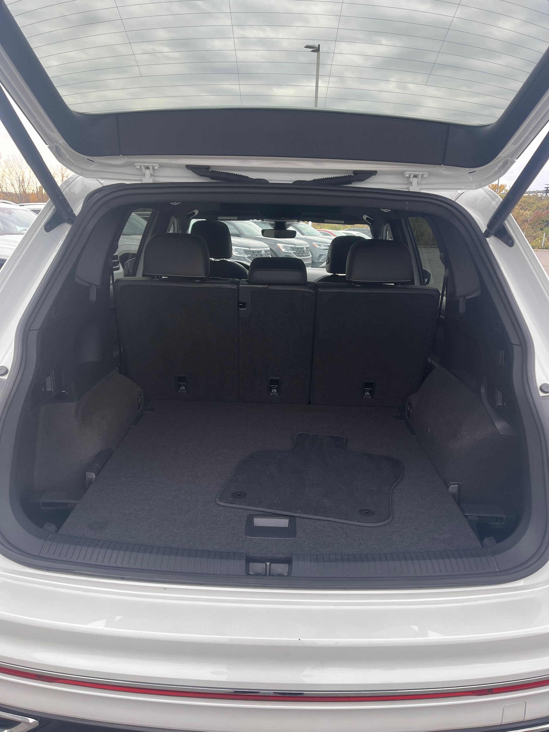 Photo Volkswagen Tiguan Highline R-Line 2024 #6