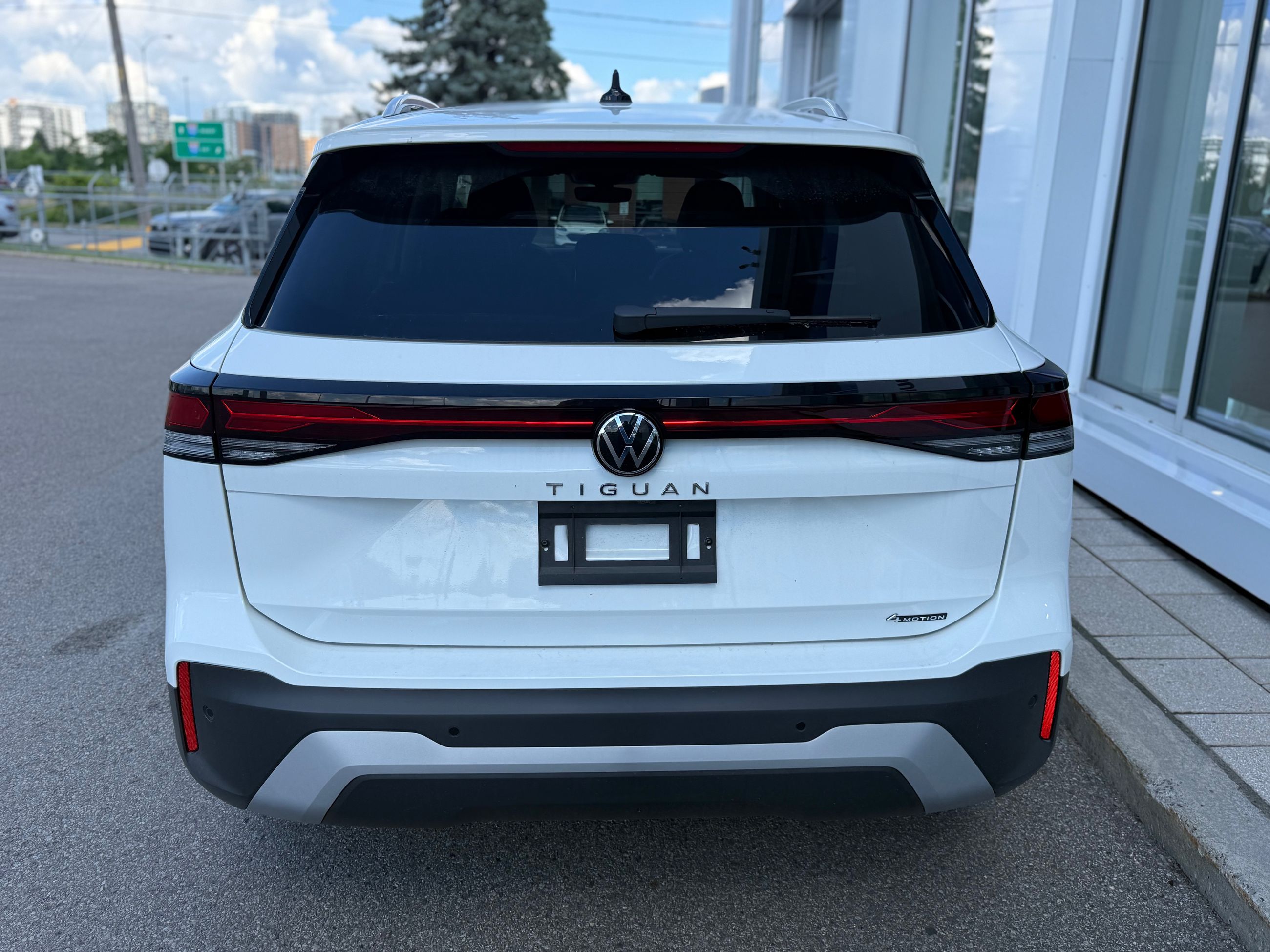 Photo Volkswagen Tiguan Comfortline 4MOTION 2026 #4