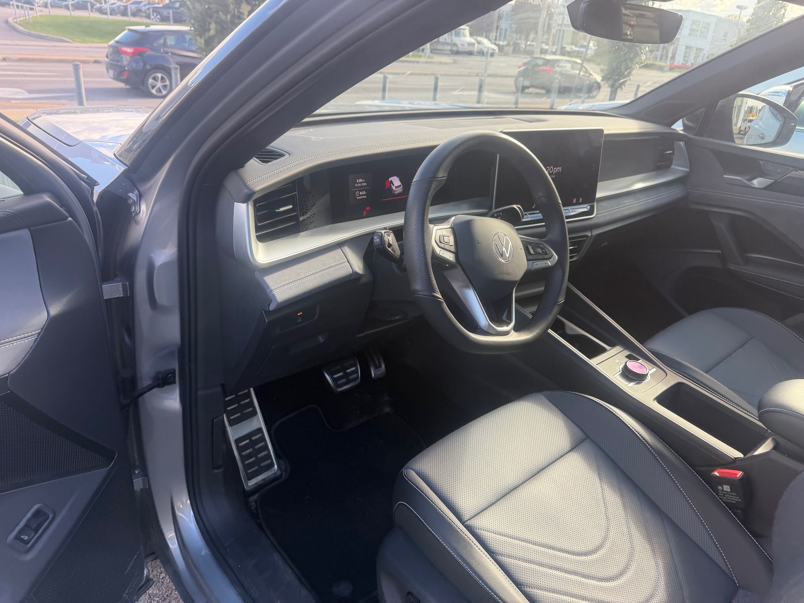 Photo 2026 Volkswagen Tiguan Comfortline R-Line Black Edition #8