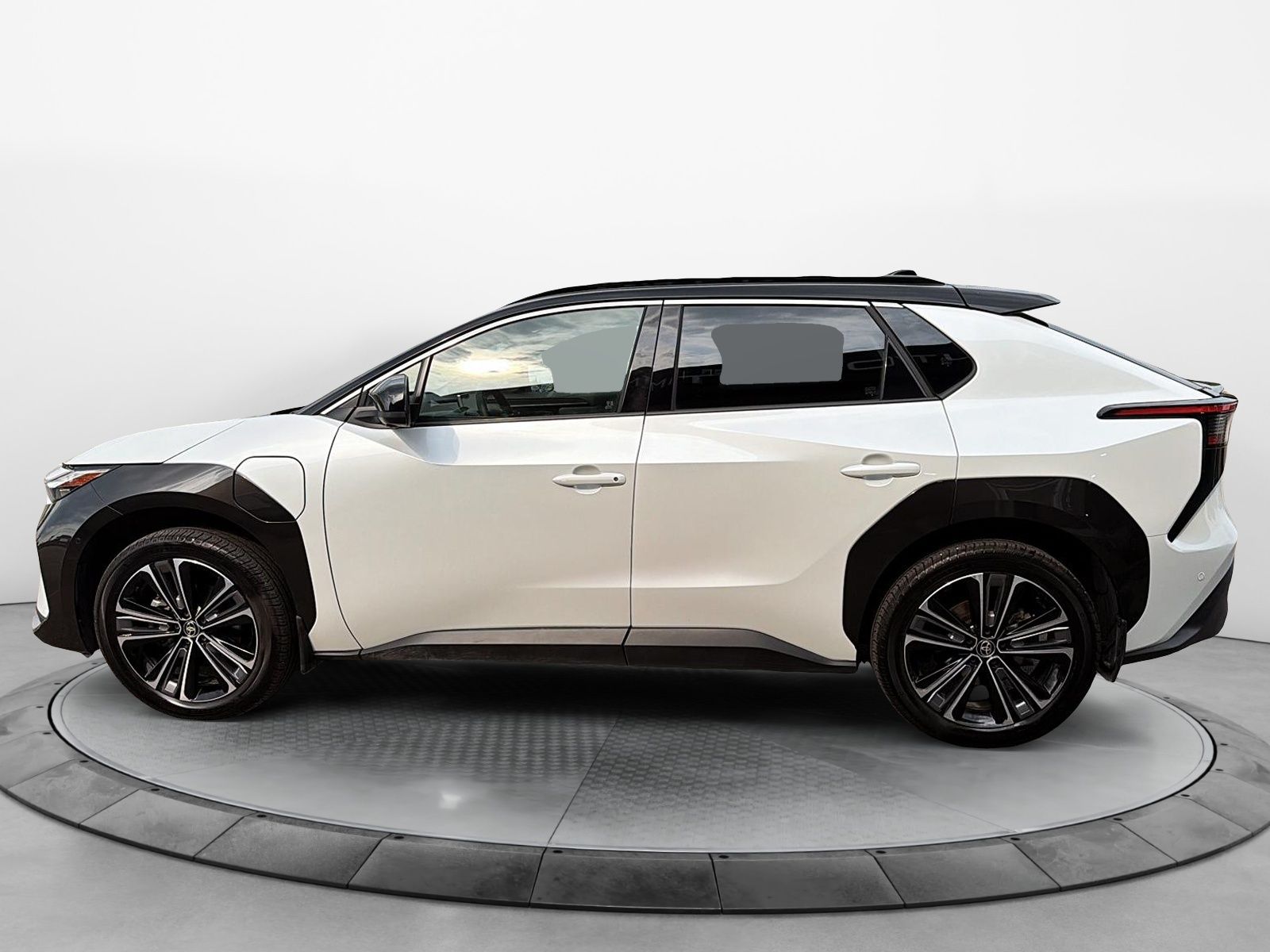 Toyota bZ4X XLE 2024 — photo 6