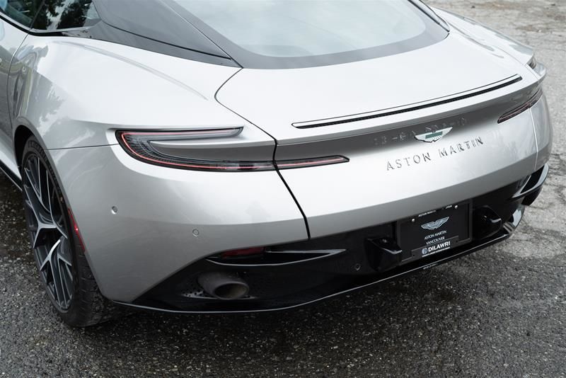 Aston Martin DB12  2024 à Vancouver, Colombie-Britannique