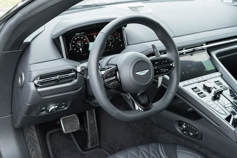 Aston Martin DB12  2024 à Vancouver, Colombie-Britannique