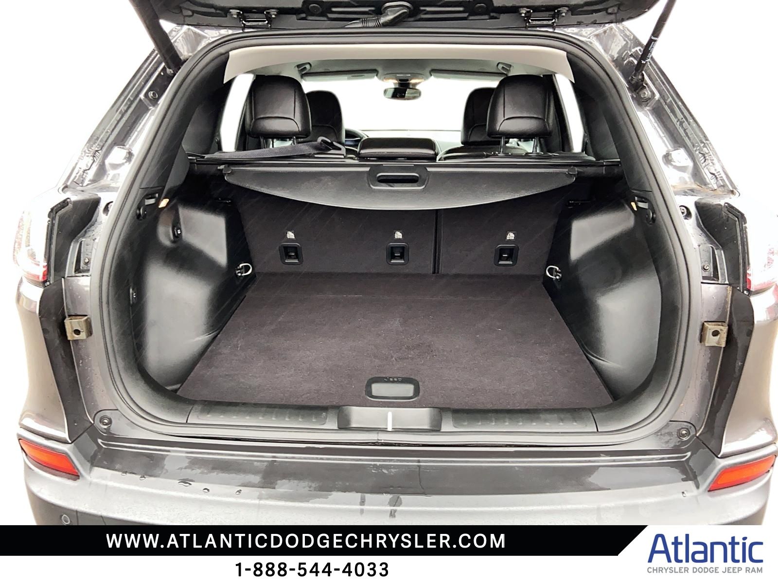 Photo 2023 Jeep Cherokee Altitude #6