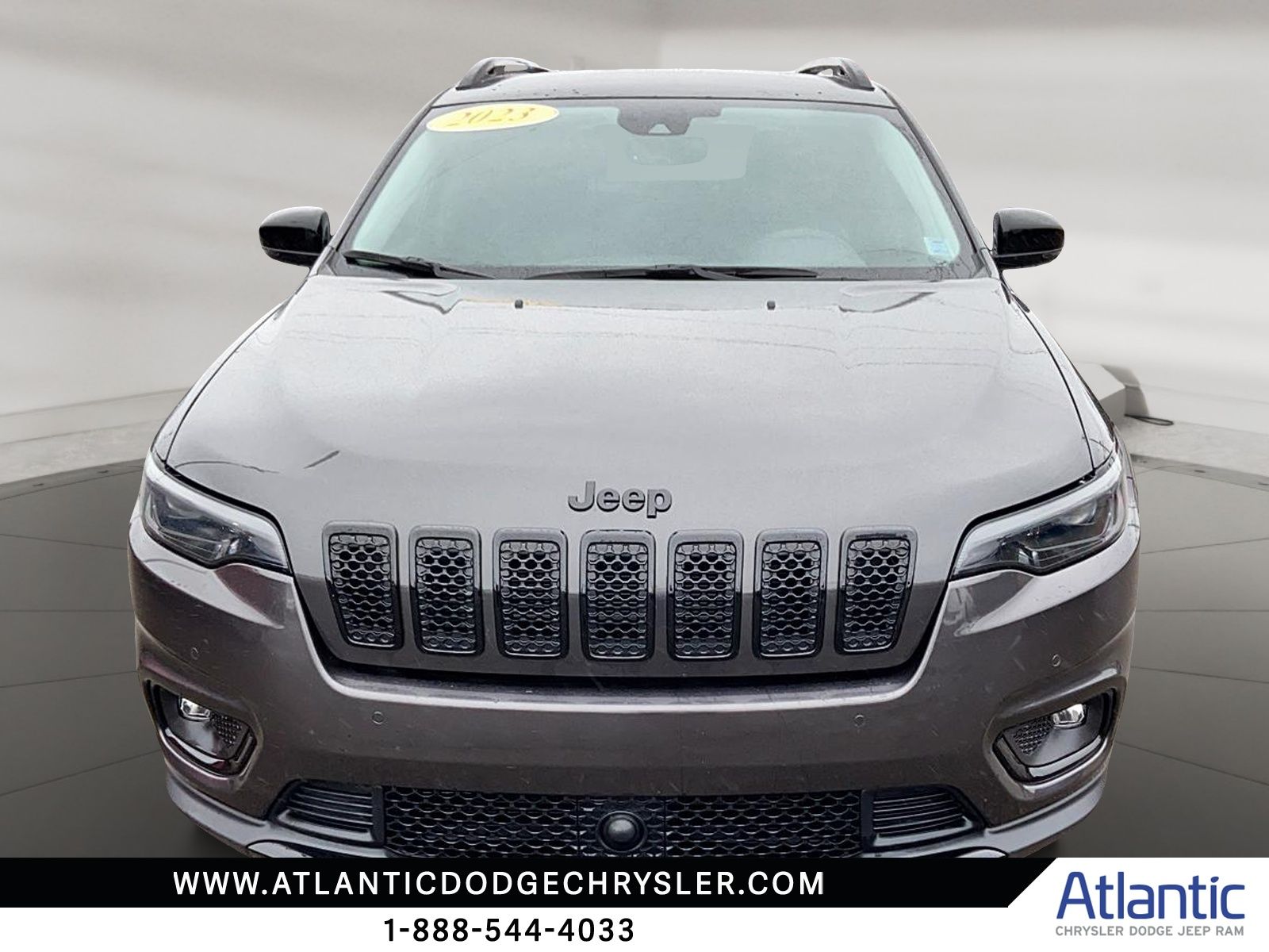 Photo 2023 Jeep Cherokee Altitude #2
