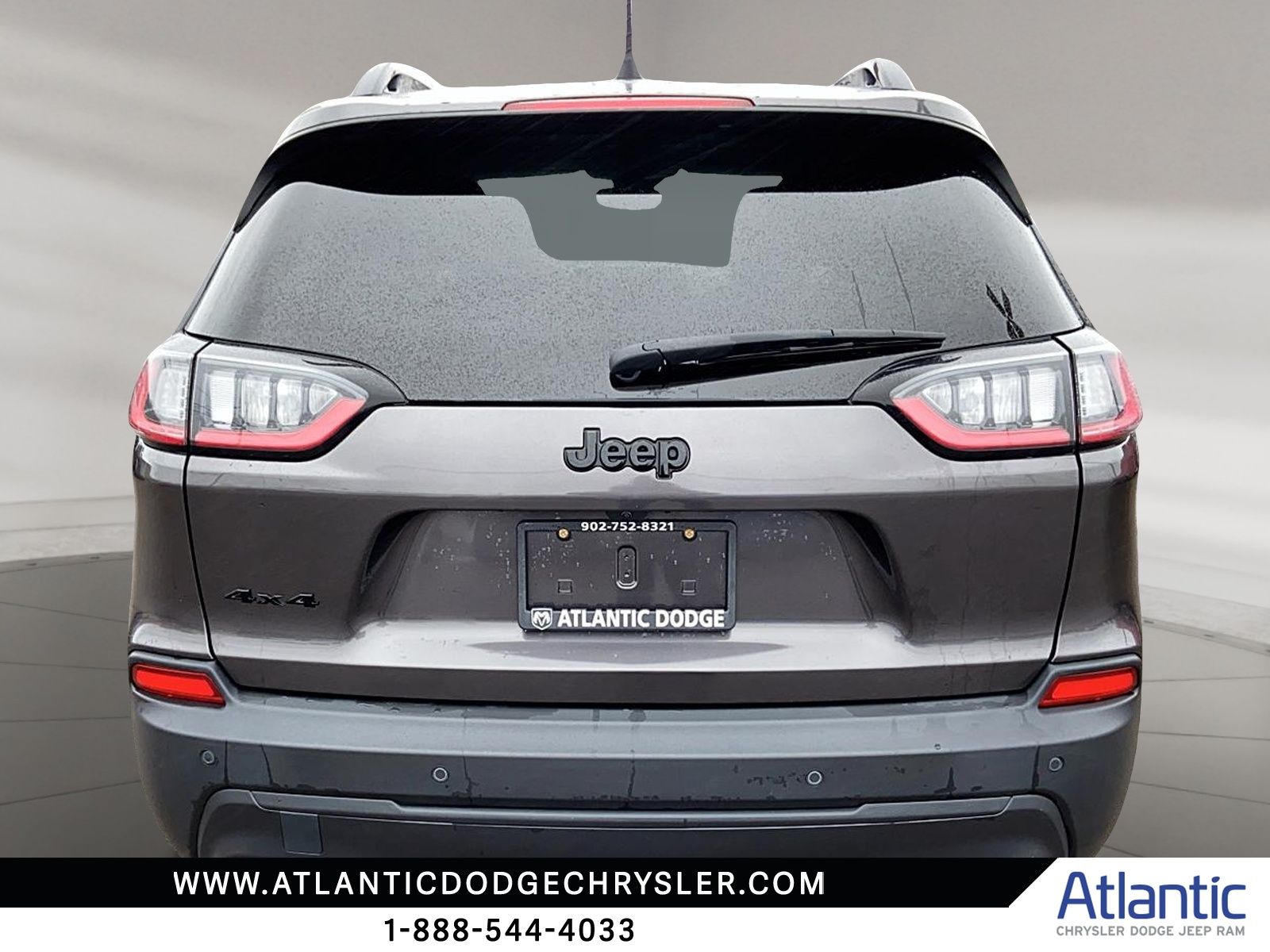 Photo 2023 Jeep Cherokee Altitude #3