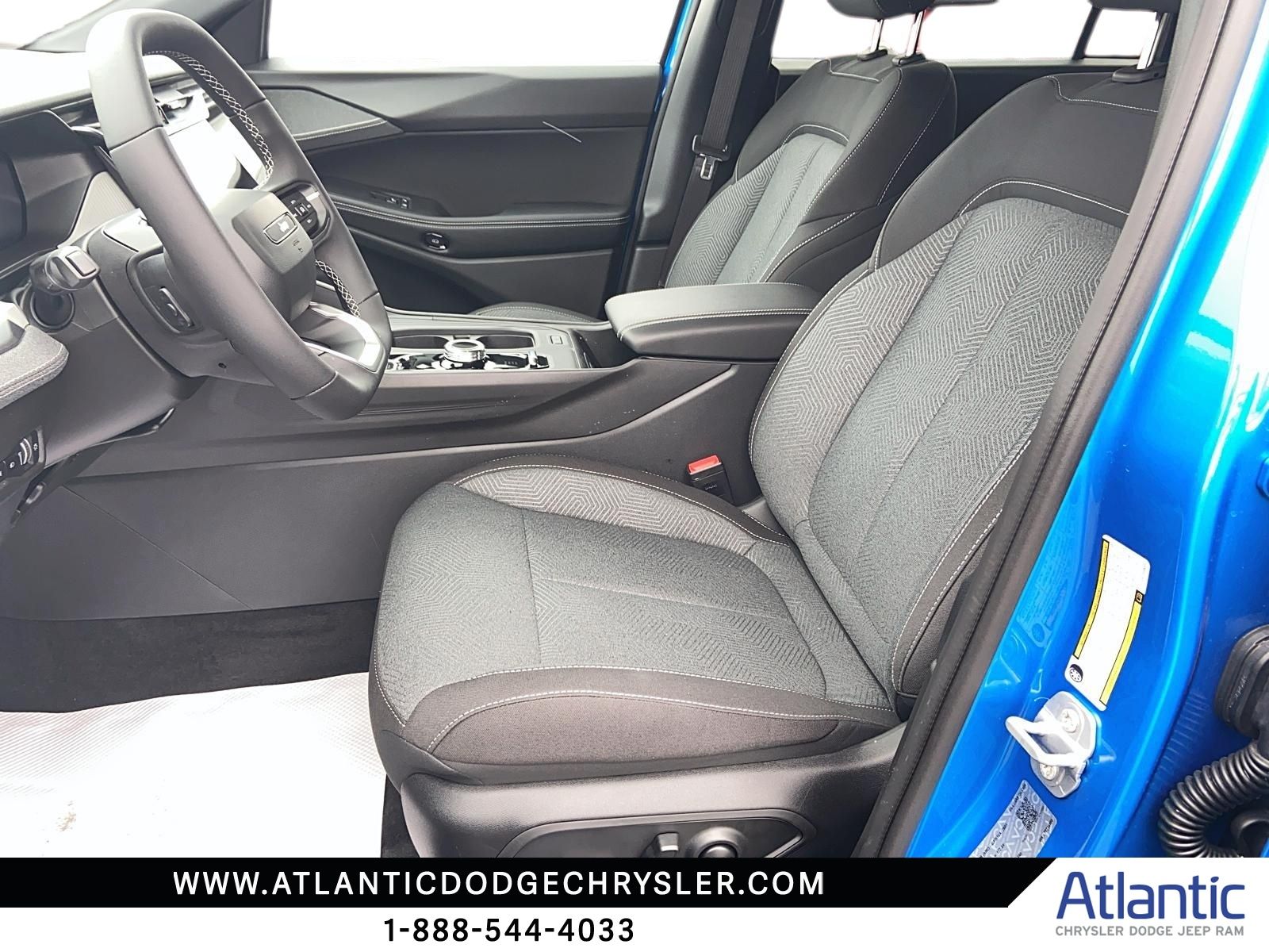Photo 2026 Jeep Cherokee LAREDO #8