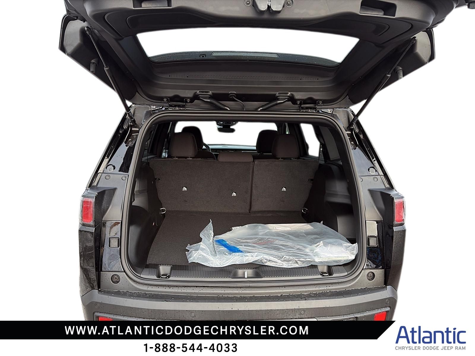 Photo 2026 Jeep Cherokee LAREDO #6