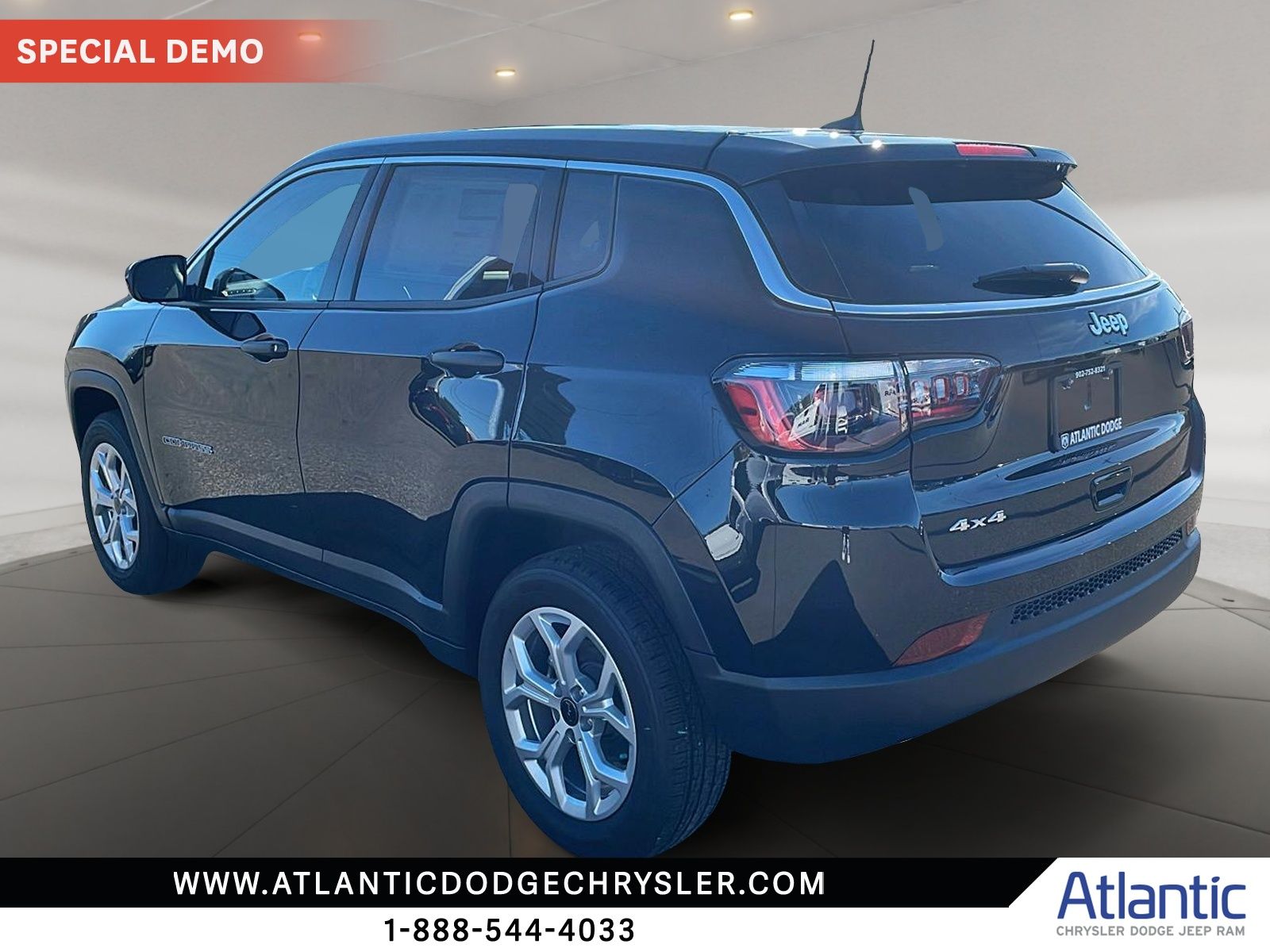 Photo 2025 Jeep Compass Sport #4