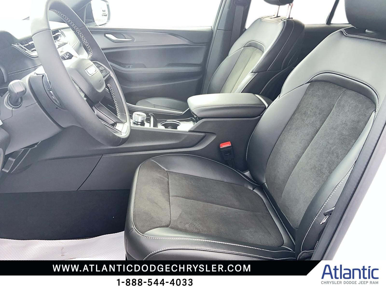 Photo Jeep Grand Cherokee Altitude 2025 #8