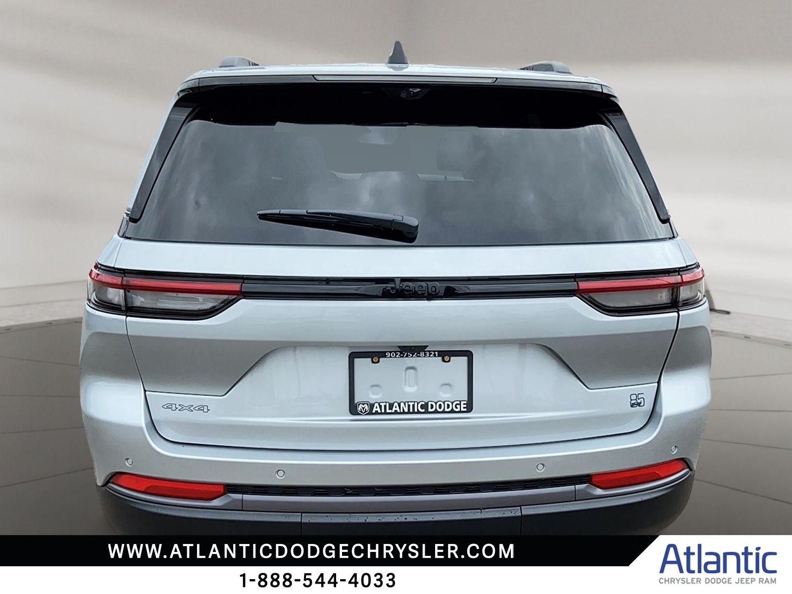 Photo Jeep Grand Cherokee 85TH ANNIVERSARY 2026 #3