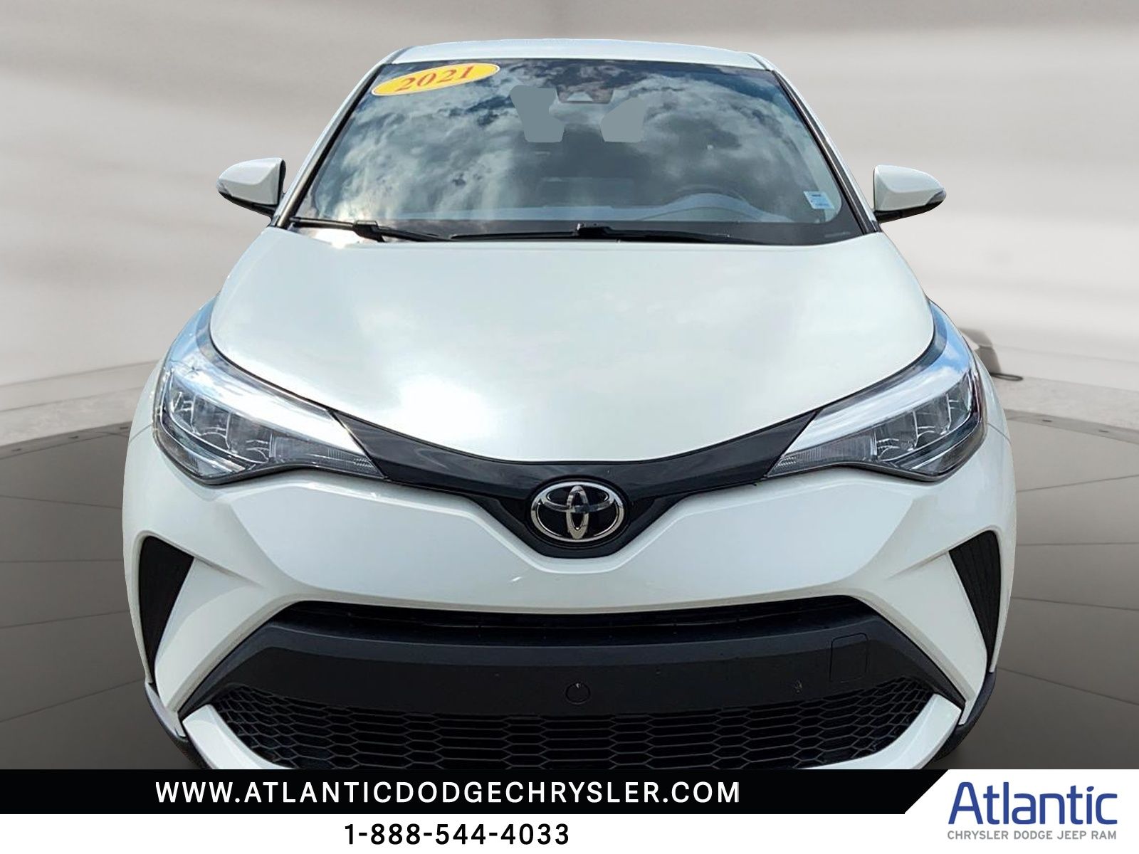 Photo 2021 Toyota C-HR XLE Premium #2
