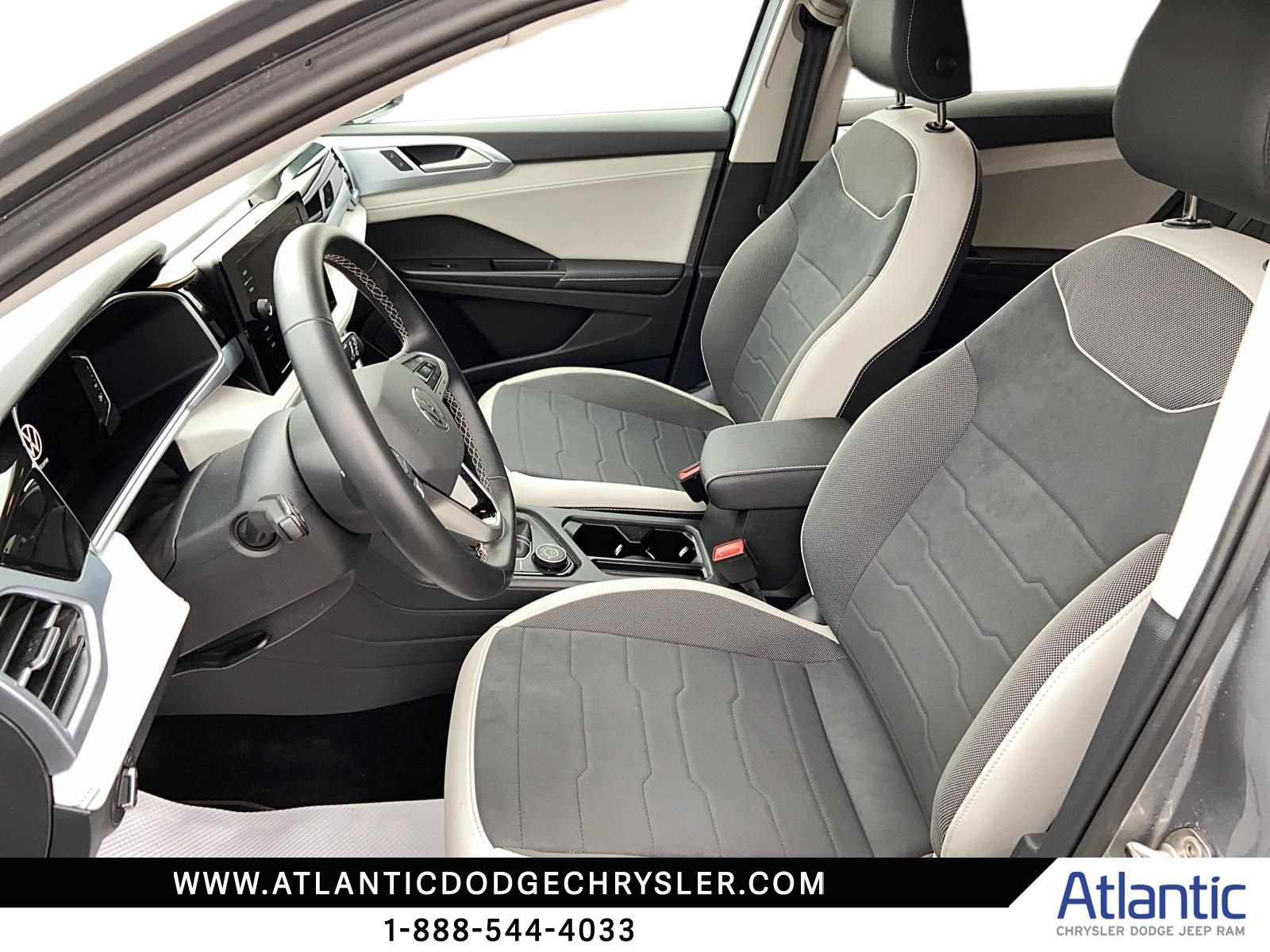Photo 2025 Volkswagen Taos Comfortline #8