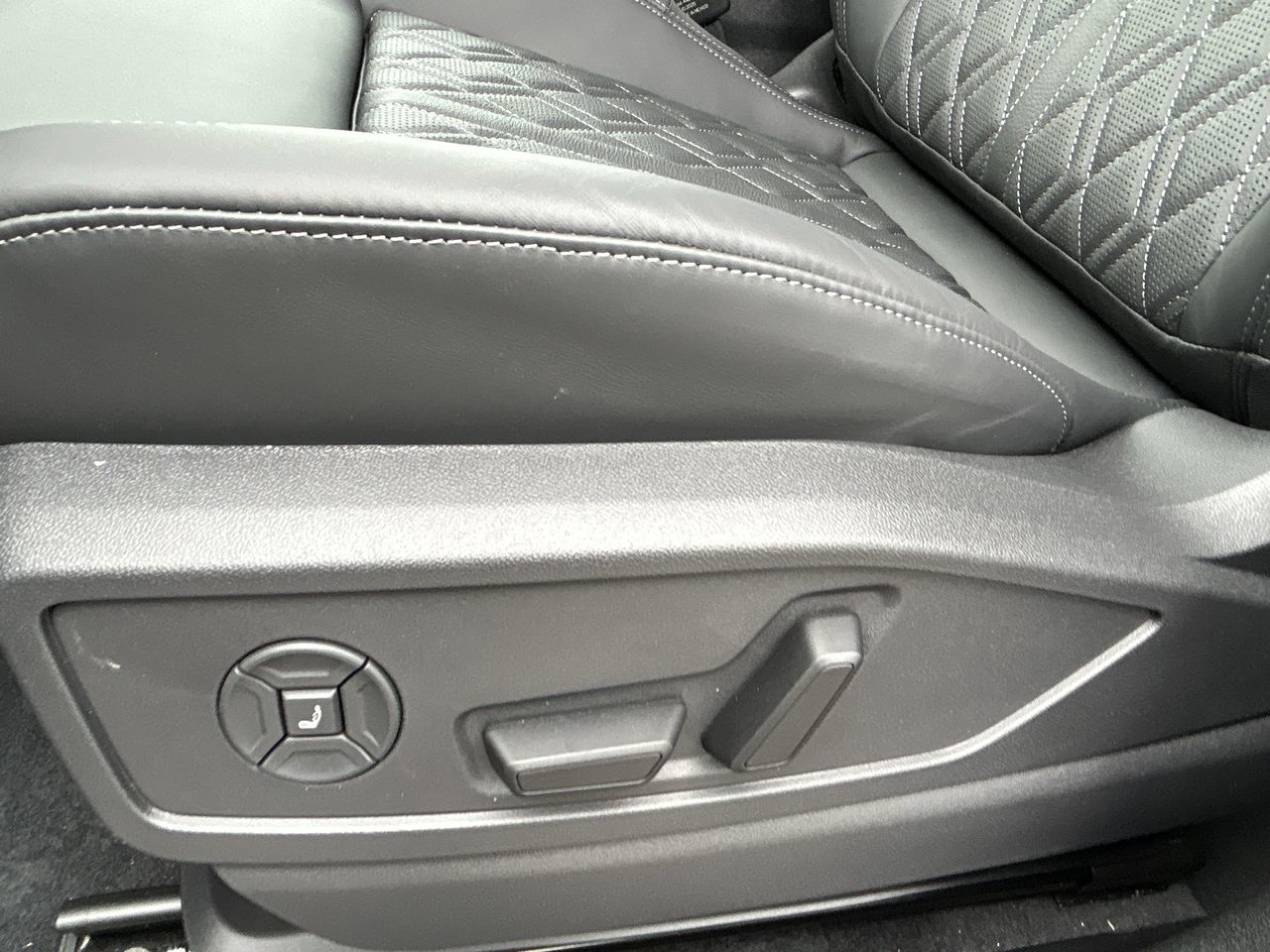 2025 Audi SQ5 in Barrie, Ontario