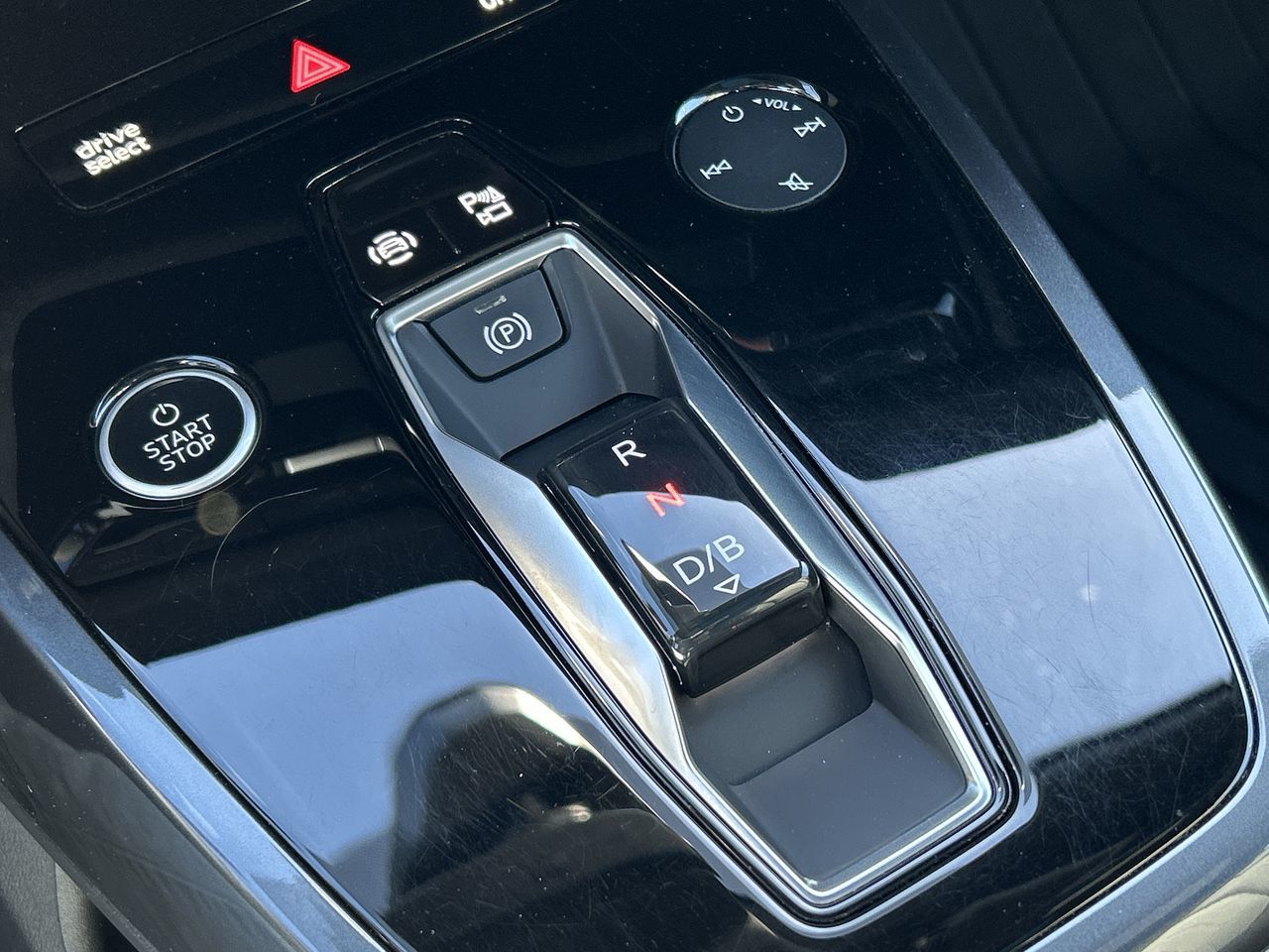 Audi Q4 e-tron  2023 à Barrie, Ontario