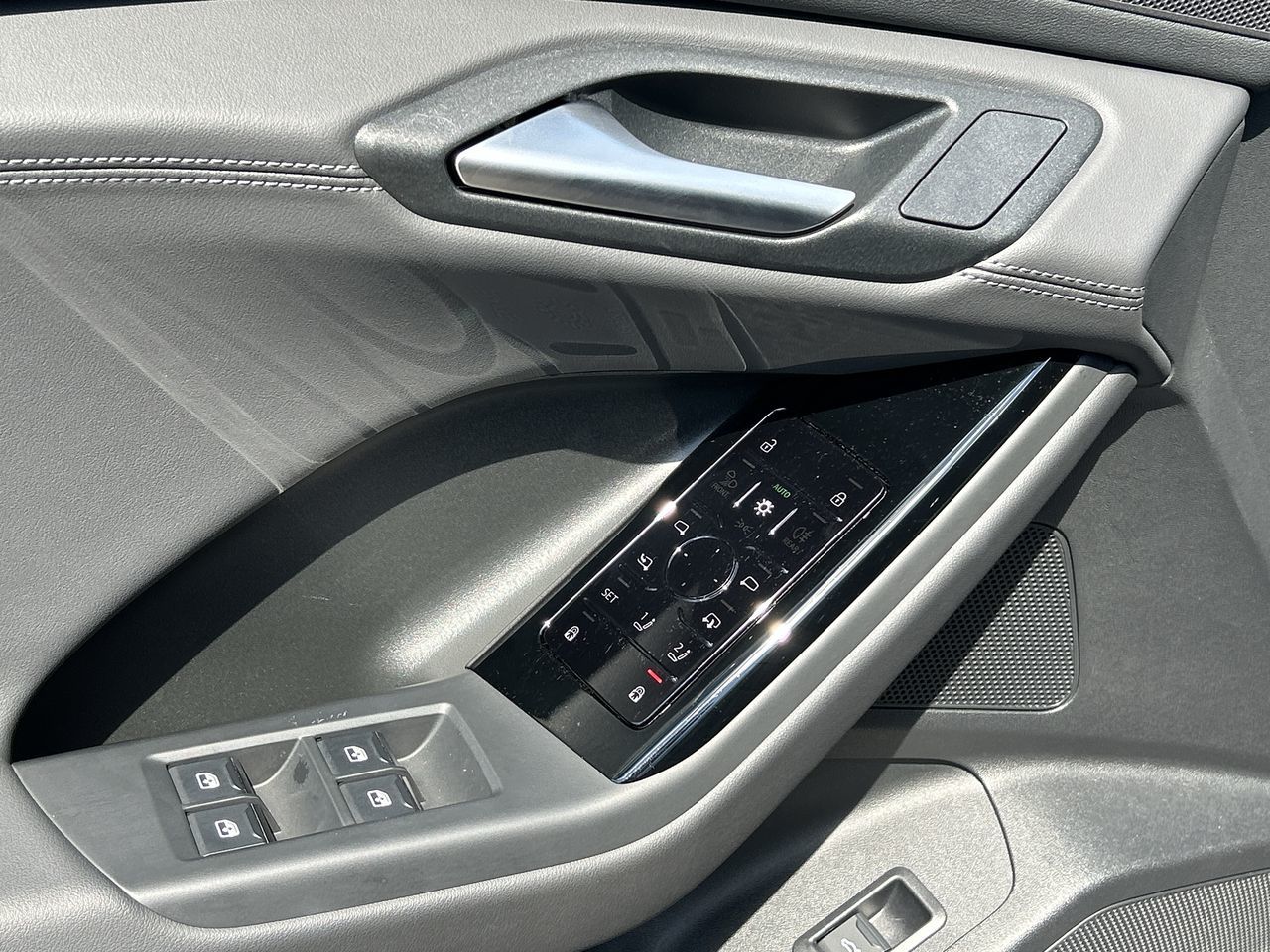 Audi Q6 e-tron  2025 à Barrie, Ontario