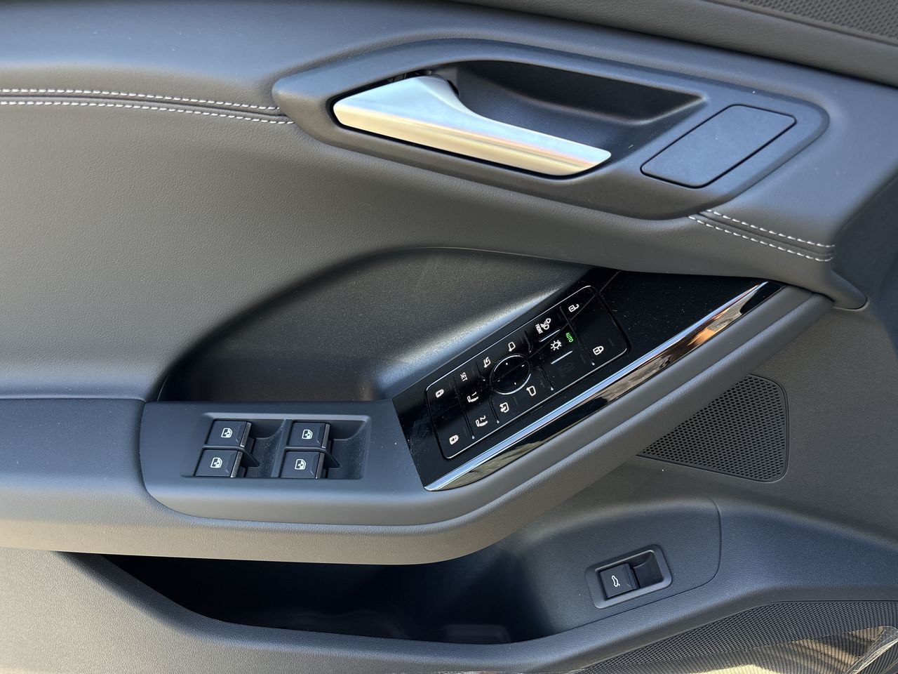 2027 Audi Q6 e-tron in Barrie, Ontario