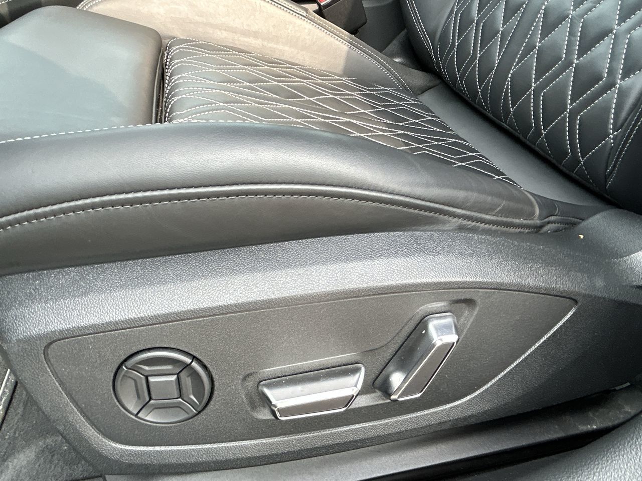 2023 Audi S6 in Barrie, Ontario