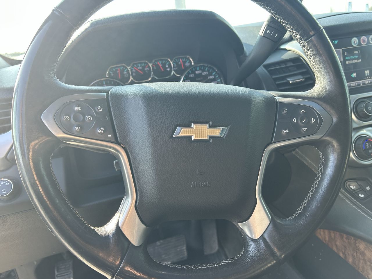 Chevrolet Suburban  2015 à Barrie, Ontario