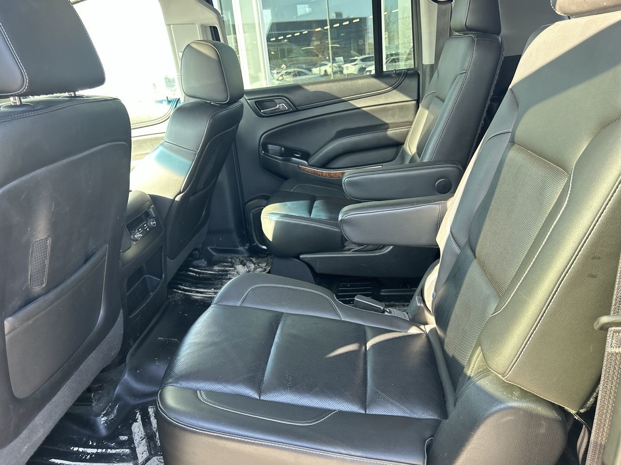 Chevrolet Suburban  2015 à Barrie, Ontario