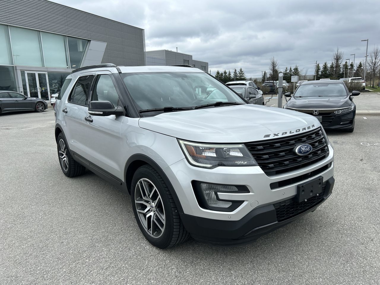 2017 Ford Explorer in Barrie, Ontario
