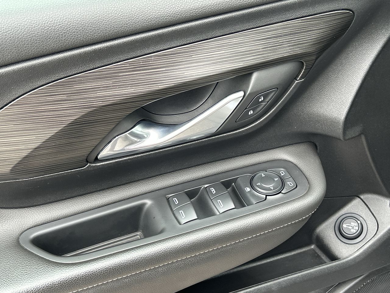2023 GMC Terrain in Barrie, Ontario