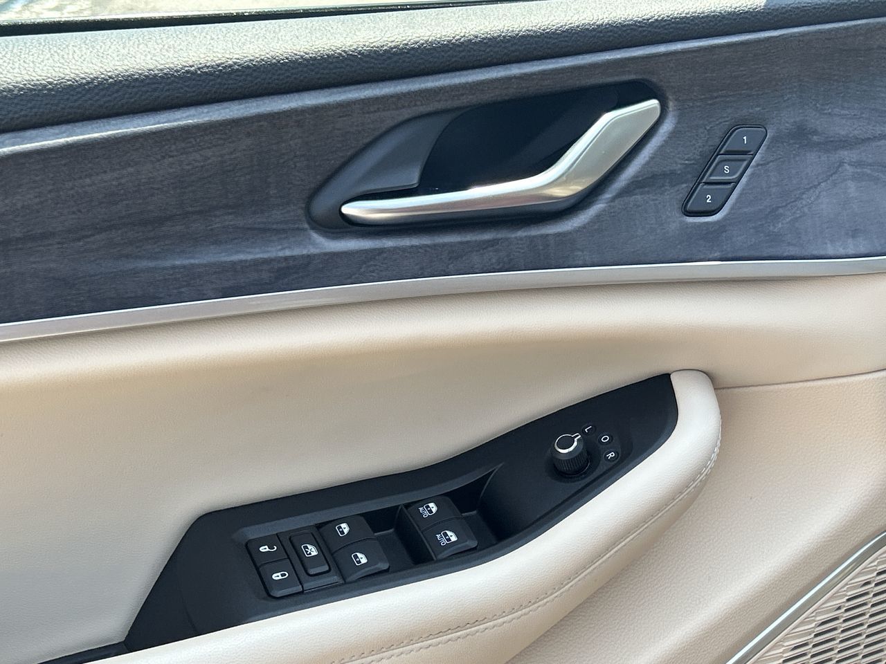 2023 Jeep Grand Cherokee 4X4 in Barrie, Ontario