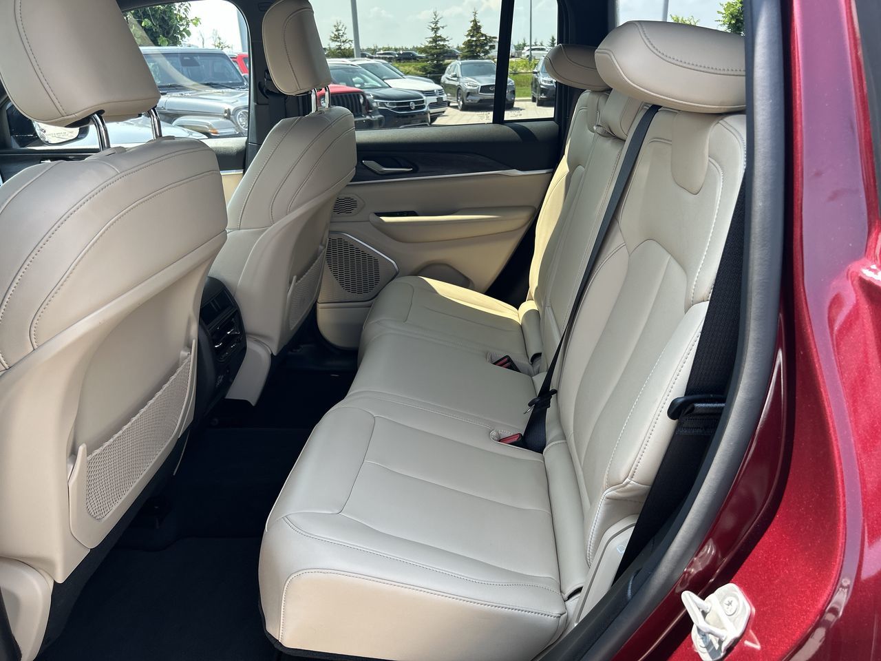 2023 Jeep Grand Cherokee 4X4 in Barrie, Ontario