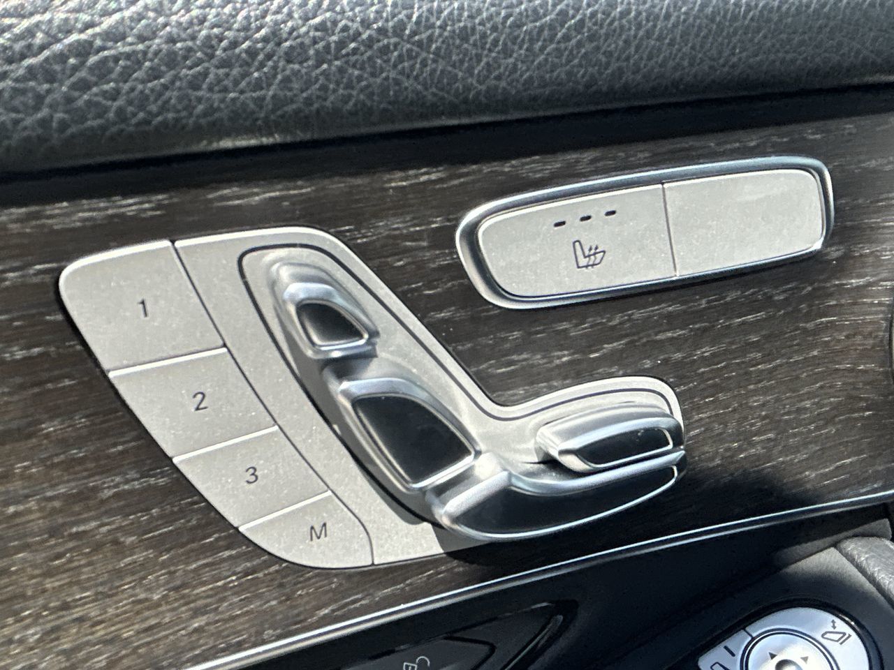 Mercedes-Benz GLC300  2020 à Barrie, Ontario