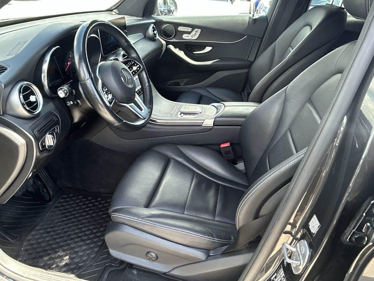Mercedes-Benz GLC300  2020 à Barrie, Ontario
