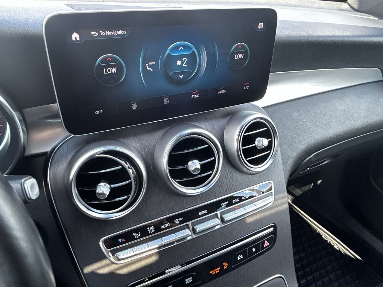 Mercedes-Benz GLC300  2020 à Barrie, Ontario