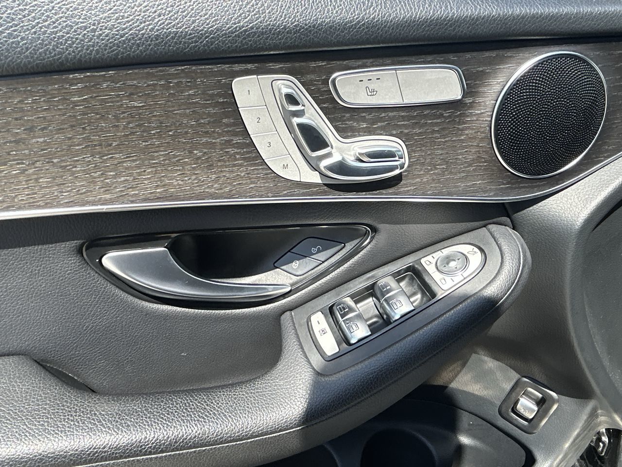 Mercedes-Benz GLC300  2020 à Barrie, Ontario