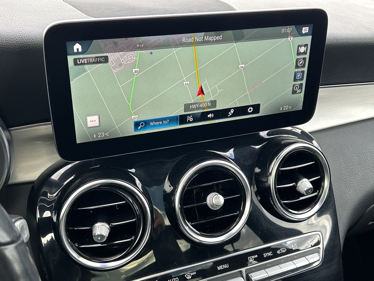 2022 Mercedes-Benz GLC300 in Barrie, Ontario