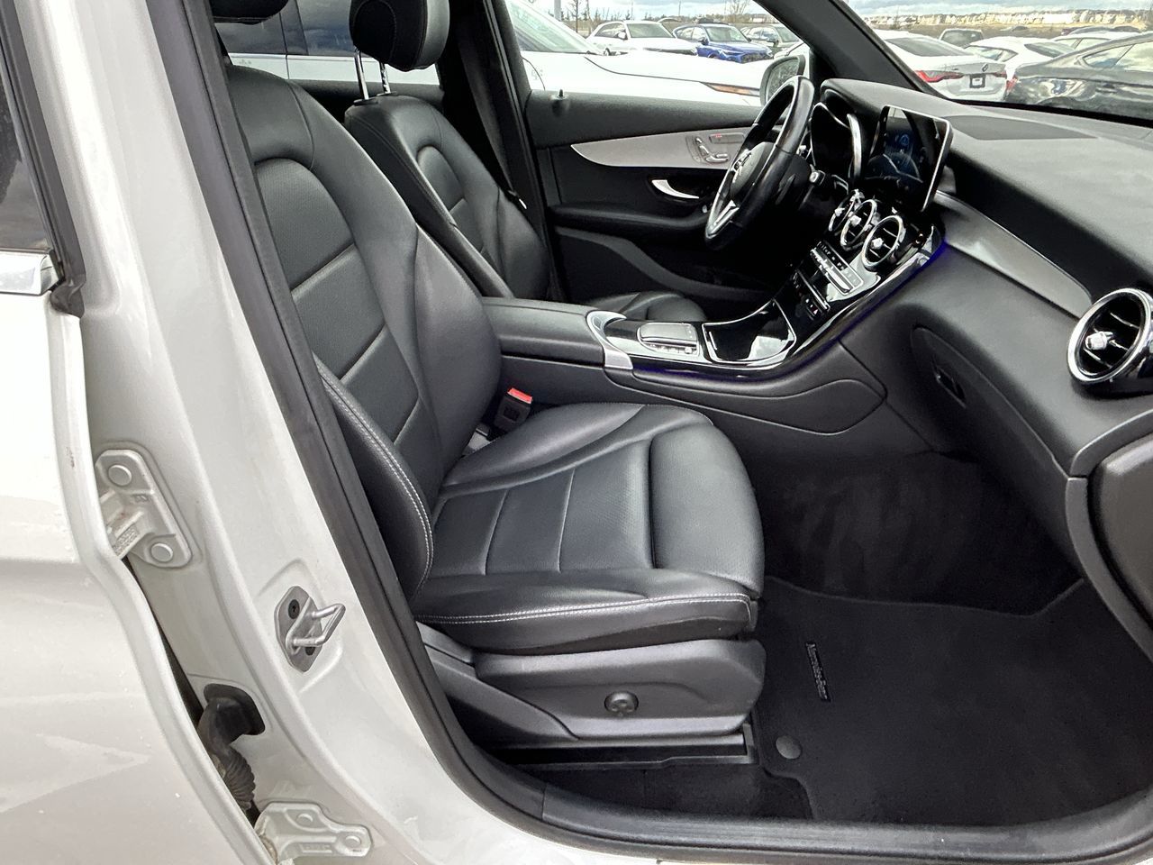 2022 Mercedes-Benz GLC300 in Barrie, Ontario