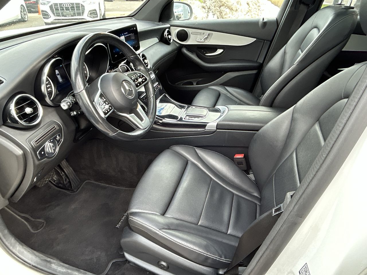 2022 Mercedes-Benz GLC300 in Barrie, Ontario