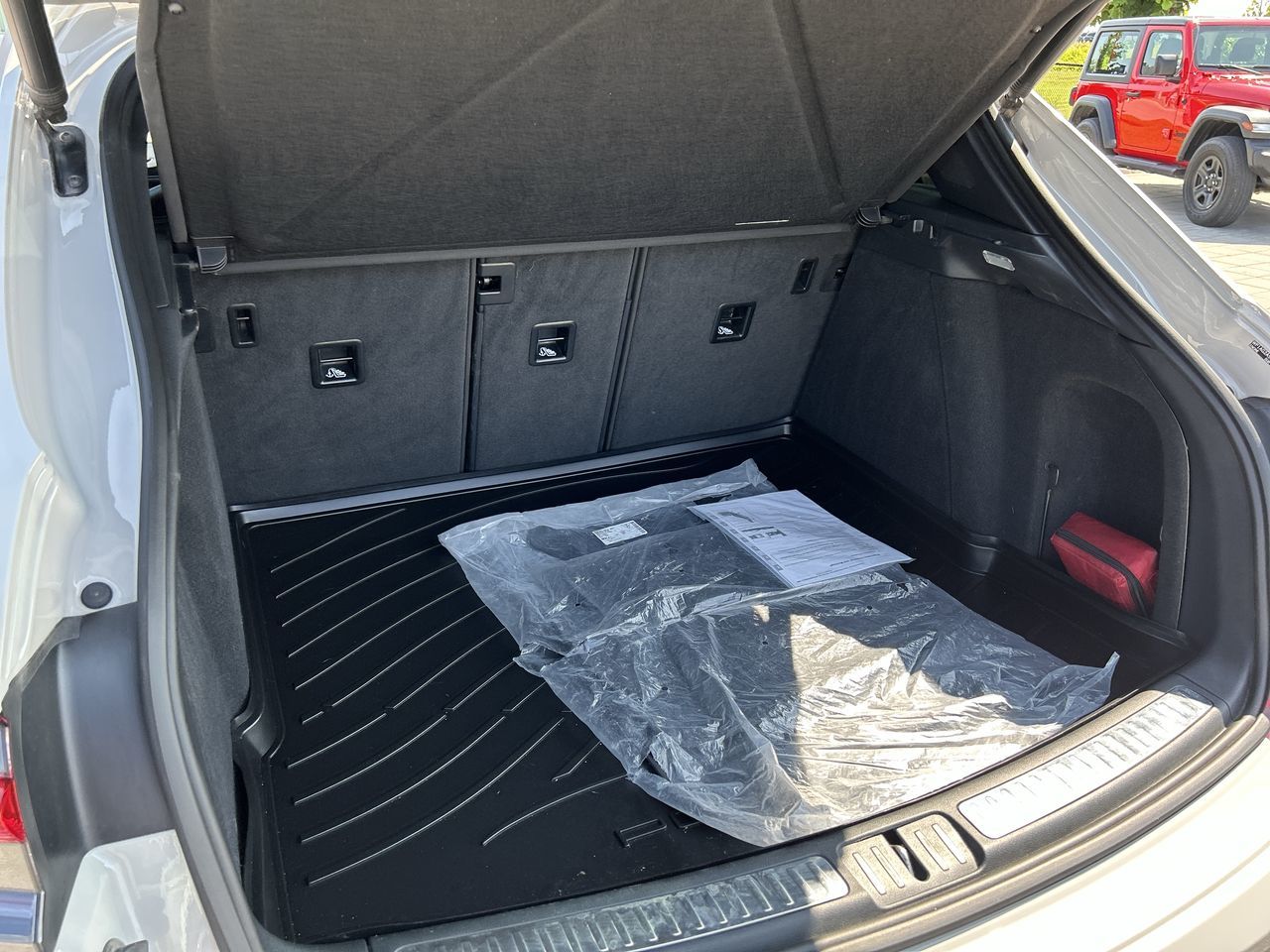 Porsche Macan  2023 à Barrie, Ontario