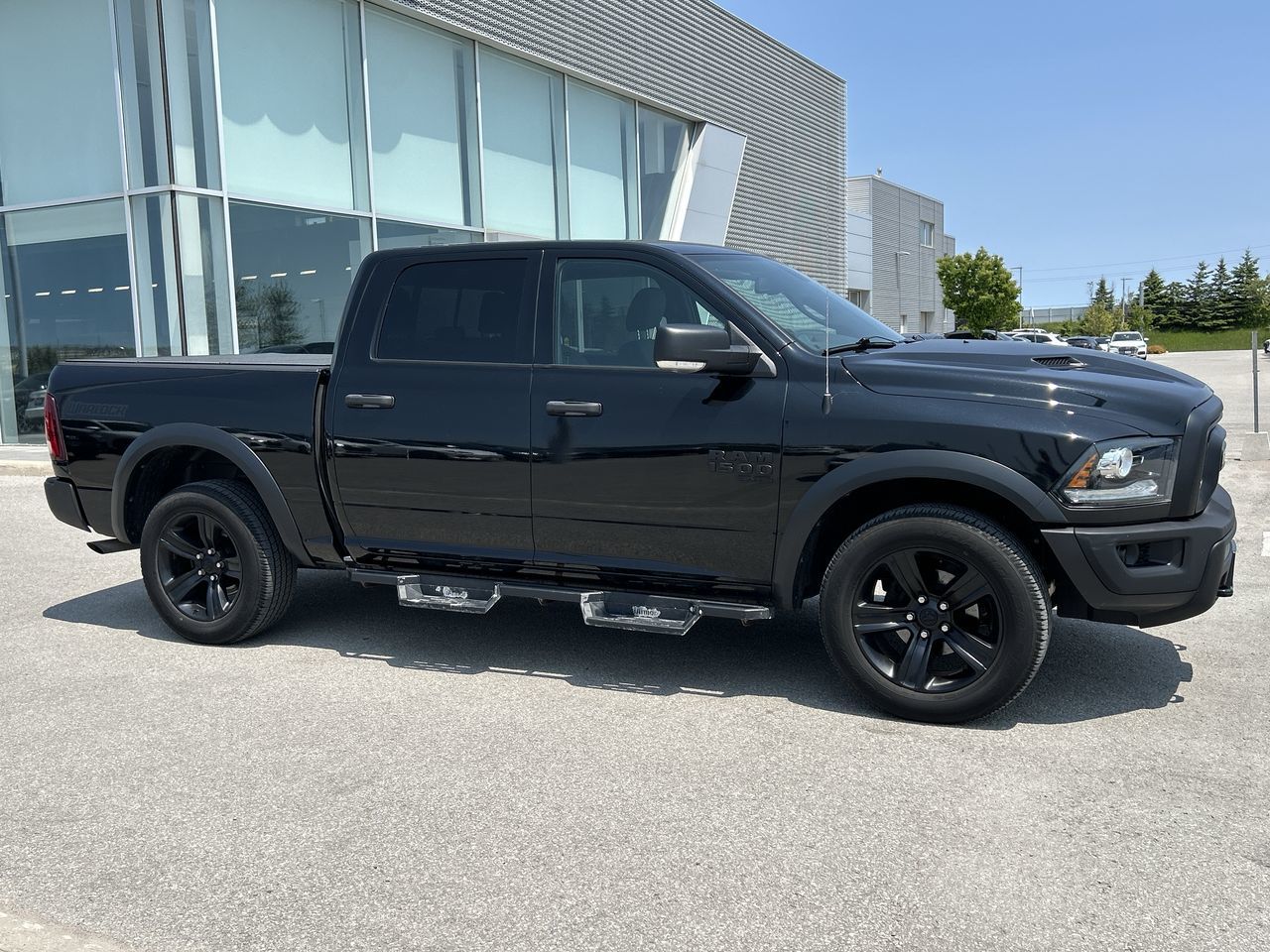 2021 Ram RAM 1500 Classic Crew Cab 4x4 (DS) in Barrie, Ontario