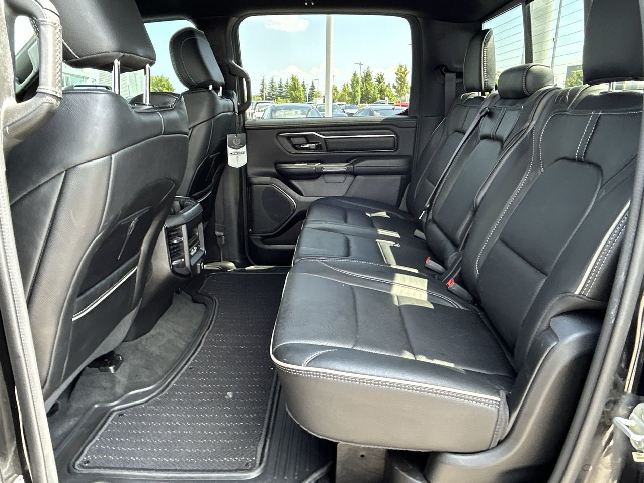 2022 Ram RAM 1500 Crew Cab 4x4 (dt) in Barrie, Ontario